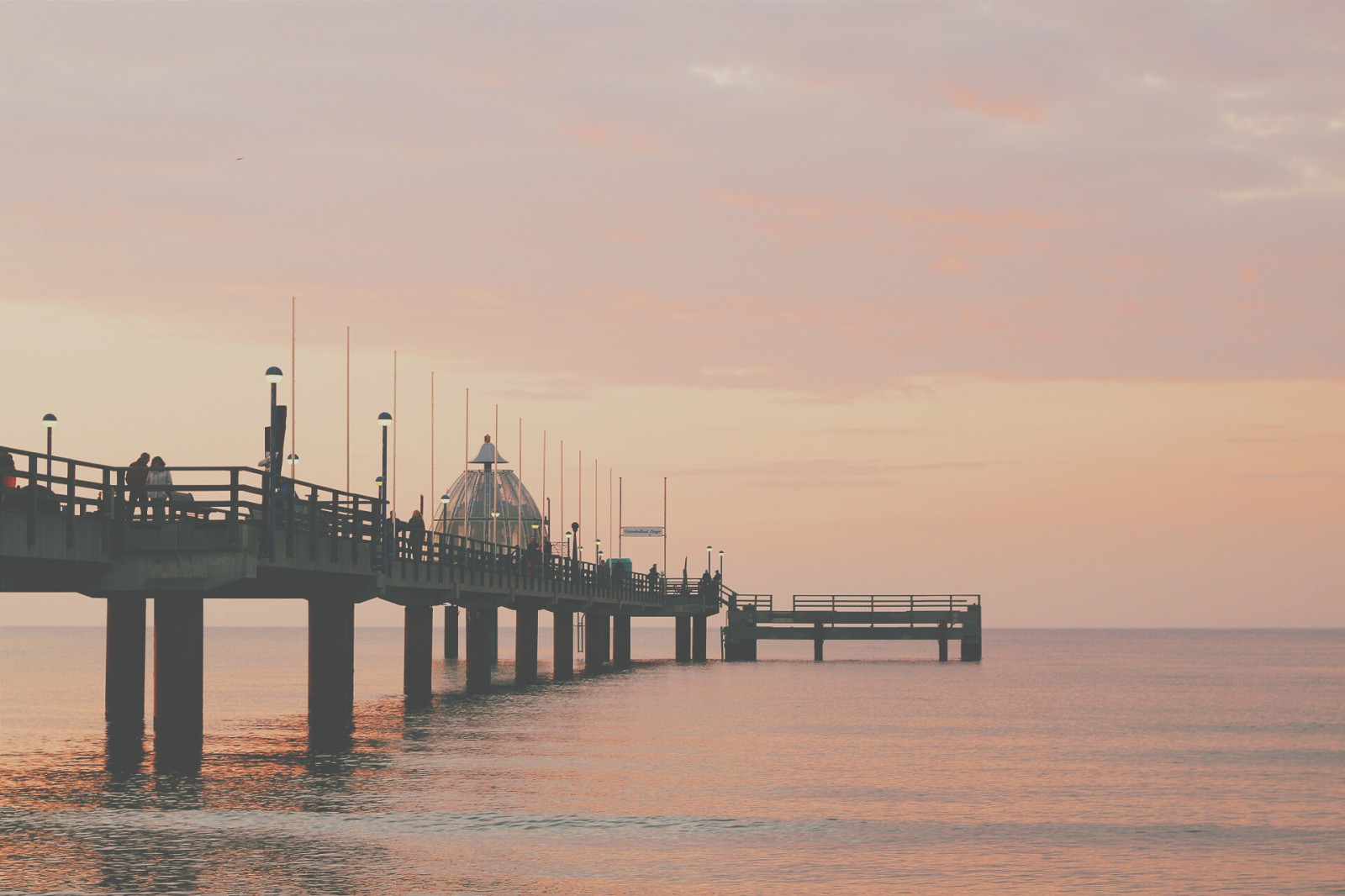 ocean, bro, solnedgang, ferie, ferie, afspejling, smuk, se, forsvindingspunkt, meer, Sonnenuntergang, urlaub, Brucke, ostsee, cloudporn, reflektion, Darss, Zingst, Fischland, seebr CKE, Entspannung, leadinglines, Ozean, schon, fischlanddarsszingst, DARS, skyporn, Ostseeheilbad, VSCO, fischlanddarszingst, vscocam, vanishingsunday, vscoedit, vscophile, vscogrid, vscoandroid