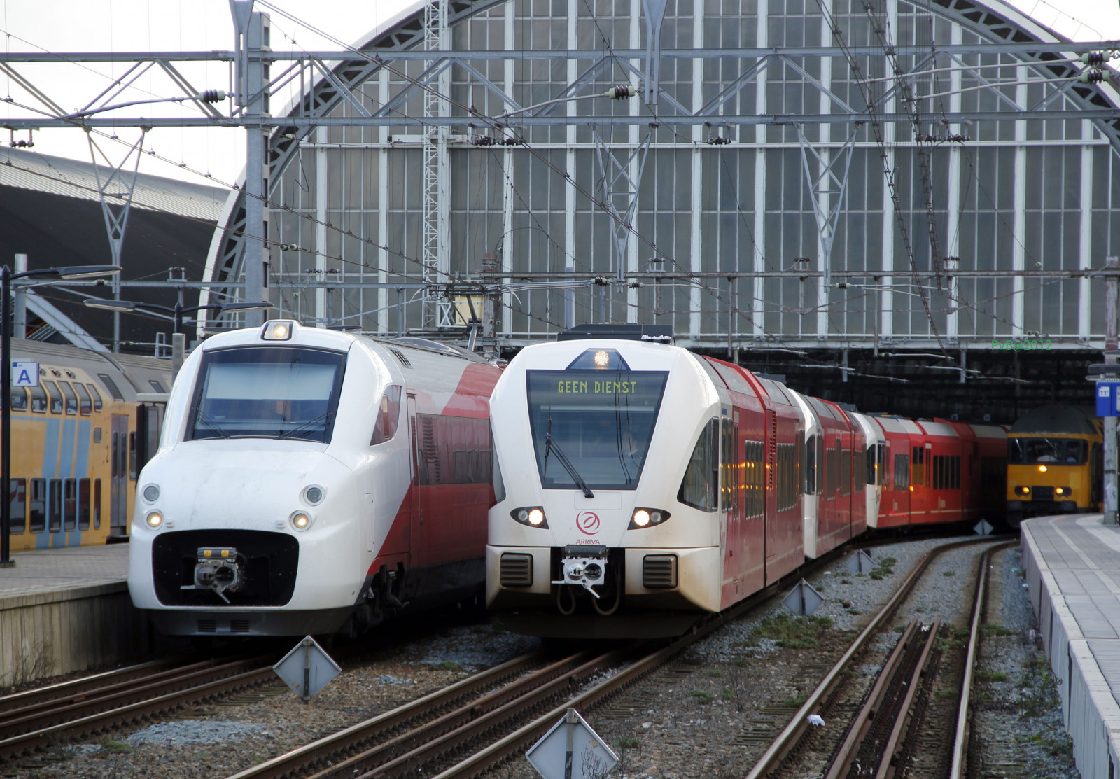 canon550d, pvb2012, rotaie, Perron, ns, Nederlandse, Amsterdam, a parte, Bahnhoff, centraal, centro, centrum, città, paesaggio urbano, vista della città, freddo, diesel, Foto, geinig, geweldig, Gleis, grappig, grande, hbf, Olanda, Internationaal, Leuk, lijn, Magia, Mokum, Vecchi tempi, Pubblico, Pubblico, pritty, croce, spoorwegen, traccia, stad, Stadsarchief, stazione, treno, traccia, mezzi di trasporto, trein, uniek, vervoer, vervoersbedrijf, vista, zug, trasporto, V250, arriva, articolato, AnsaldoBreda, Fyra, einde, Fine, bijzonder, scatto, Pininfarina, GTW, Italia, italie, Stadler, Kap, geen, Dienst, 12, Schienen, overeenkomsten