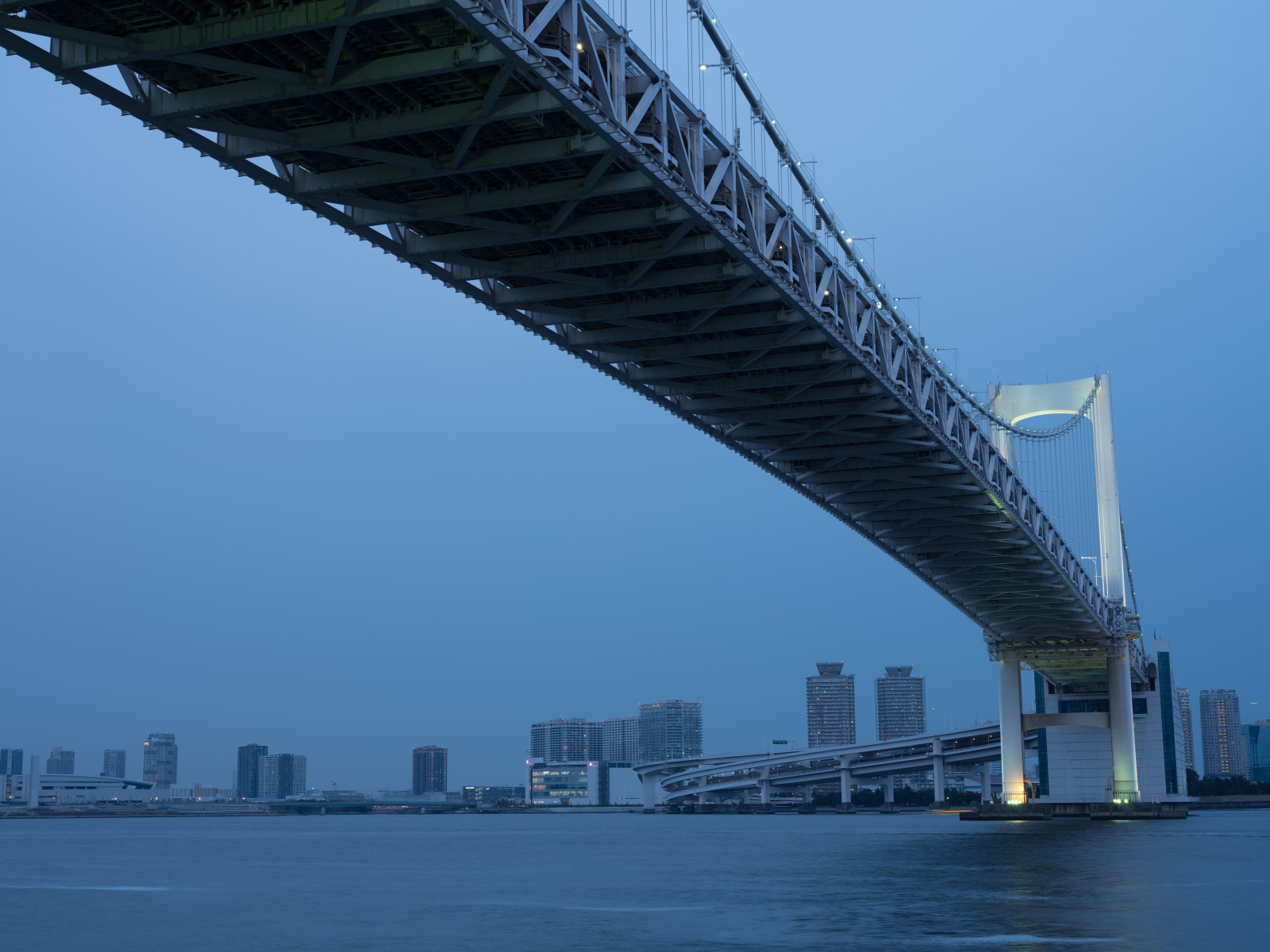 Japonsko, město, panoráma města, architektura, panoráma, mrakodrap, most, Tokio, Fujifilm, jp, osvětlené, osvětlení, fuji, Fujinon, gf, gf63mm, gf63mmf28rwr, gfx, gfx50s, mezník, duhový most, tokyobay, shibaura, panelový dům, nonbuilding struktura, kabel vydržel most, dálnice