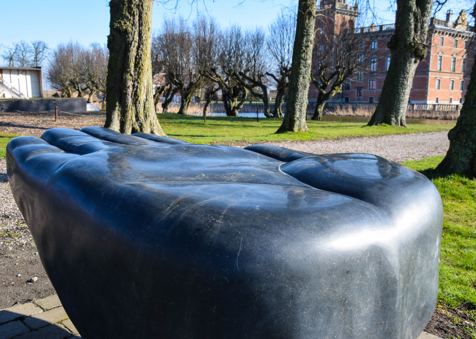 zahrada, Skála, tráva, park, hrad, zadní dvorek, Sverige, UMĚNÍ, strom, yard, sk nel n, se, publicart, sterlen, openhand, marsvinsholm, kerstinahlgren, marsvinsholmsslottstr dg rd, nábytek, trávník