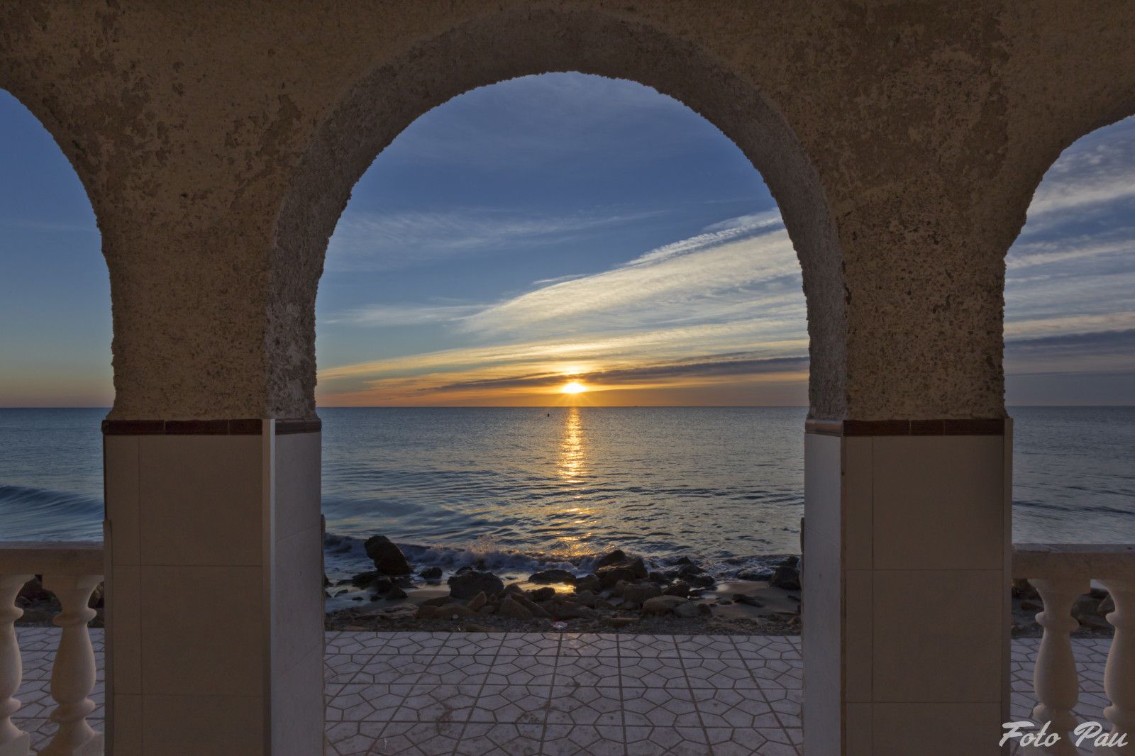 okno, západ slunce, moře, voda, budova, nebe, mraky, pláž, svítání, večer, slunce, Kánon, Španělsko, sloupec, horizont, oblouk, slunce, Elche, mrak, svítání, oceán, cielo, mraky, mar, playa, Amanecer, canoneos6d, rámování, alba, canonef1635mmf28liiusm, alicante, espana, encuadre, alacant, pablocarrascosa, fotopau, cel, nuvols, Platja, Arcos, oblouky, salidadelsol, elx, Sortidadelsol, Playadelpinet, Encuadrament, fixed link
