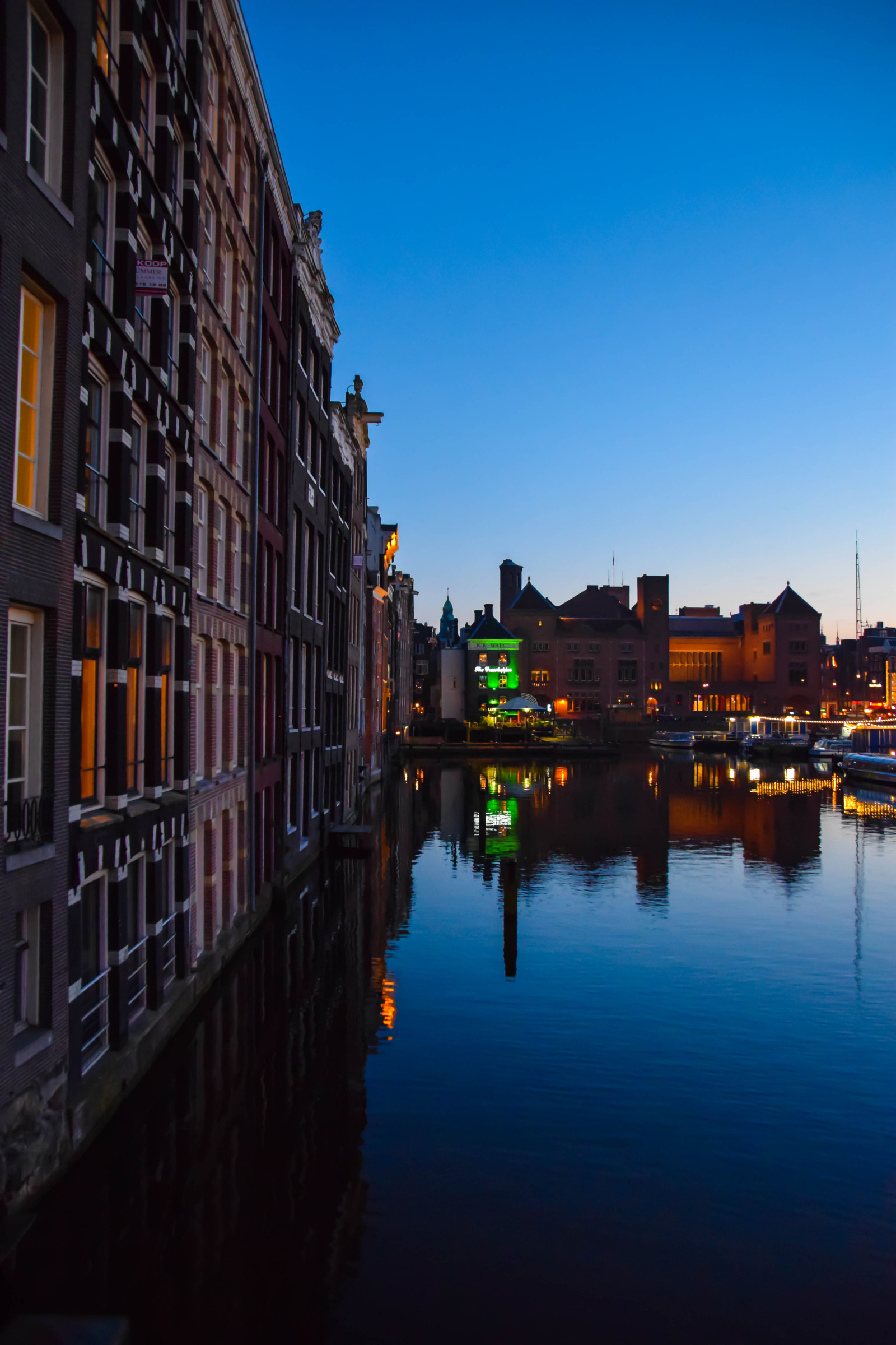 เมือง, ถนน, cityscape, กลางคืน, สถาปัตยกรรม, น้ำ, อาคาร, การสะท้อน, ยานพาหนะ, ตอนเย็น, เช้า, แม่น้ำ, เมือง, เนเธอร์แลนด์, ยุโรป, พลบค่ำ, อัมสเตอร์ดัม, คลอง, ฮอลแลนด์, สนธยา, cityview, spegling, kanal, มุมมองถนน, Kv ll, streetphoto, Noordholland, nederl nderna, nl, เขตเมือง, ทางน้ำ, เนื้อน้ำ