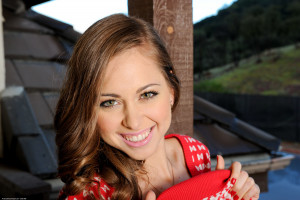 Wallpaper : Riley Reid, pornstar, women, standing, smiling, backpack