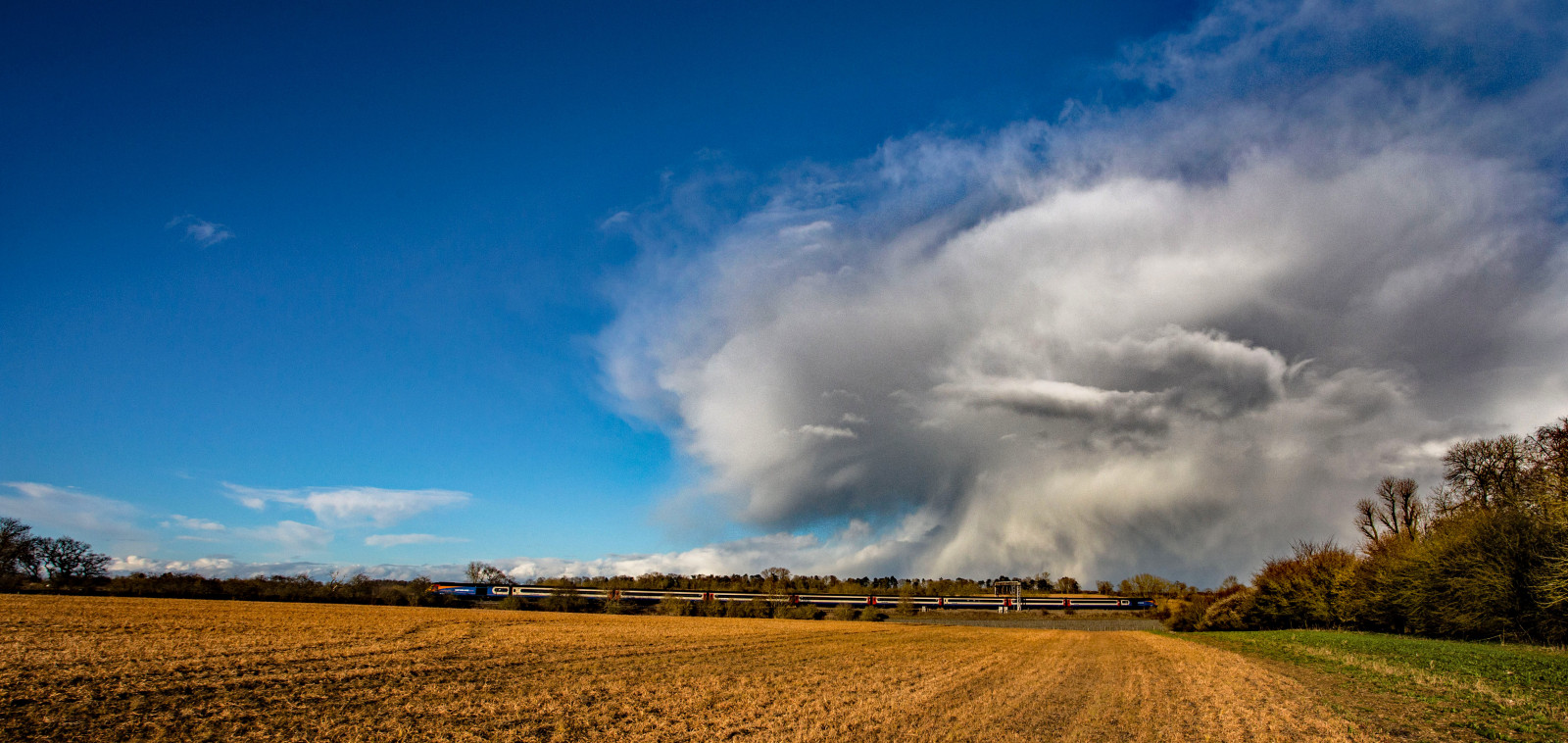 slunečnímu záření, krajina, kopec, tráva, nebe, pole, silnice, mraky, vlak, bouřka, večer, ráno, hospodařit, vítr, horizont, atmosféra, step, mrak, strom, vysoký, lučina, skvělý, východní, Rychlost, čára, louka, prostý, během dne, hlavní, energie, vysočina, prérie, oříznutí, venkov, počítač tapeta, Atmosféra Země, rokle, tráva rodina, meteorologický jev, kupa, jev, ekoregion, Leicestershire, hst, Midland, Wistow