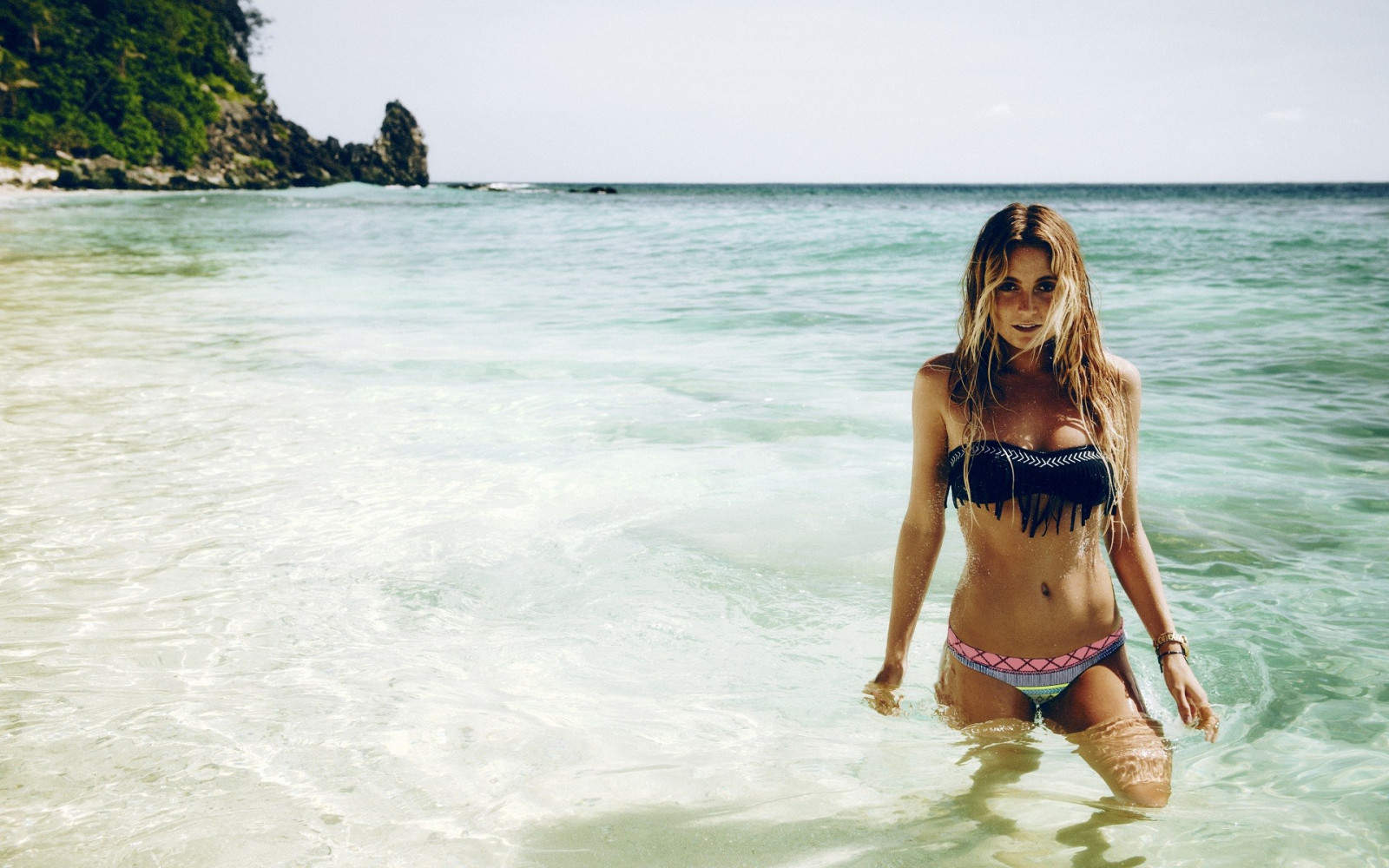 ženy, model, blondýnka, moře, voda, pobřeží, pláž, pobřeží, mokrý, mokré tělo, bikiny, plavky, karibský, oblečení, dovolená, alana blanchard, krása, oceán, vlna, tropy, tělo z vody, mořská vlna, surfování zařízení a potřeby