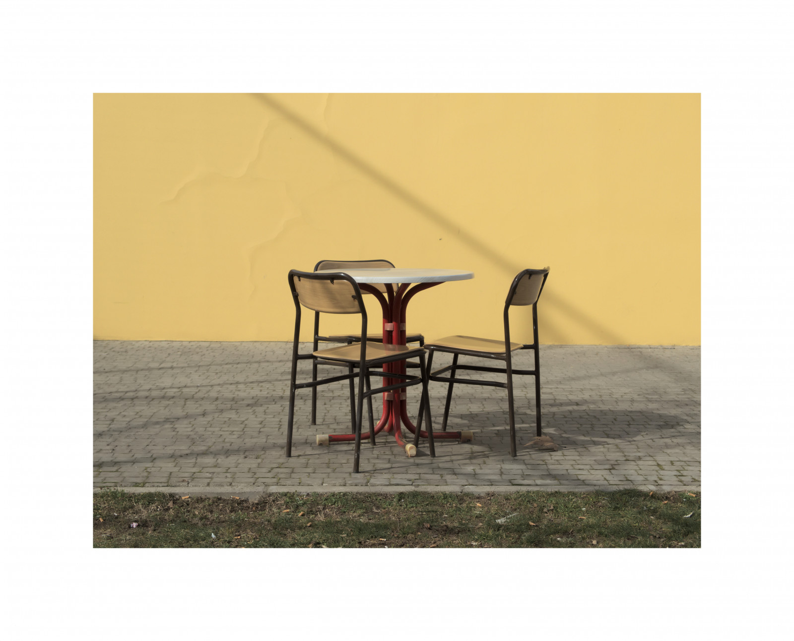Wallpaper grass, shadow, wall, table, yellow, chair, rectangle, angle