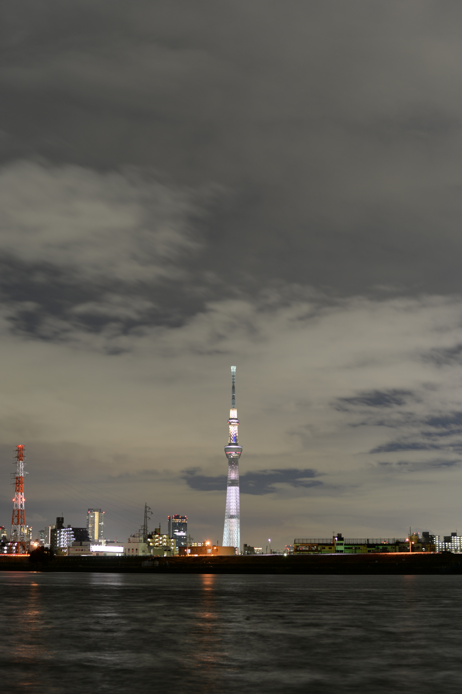 Japonsko, moře, město, panoráma města, noc, architektura, odraz, vozidlo, panoráma, mrakodrap, večer, věž, pobřeží, maják, přístav, horizont, Nikon, soumrak, Tokio, jp, Skytree, mrak, NIKKOR, svítání, osvětlené, osvětlení, mezník, Tokyo Sky Tree, horikiri, df, afs58mmf14g, afsnikkor58mmf14g, whitechocolat, atmosférický jev, Atmosféra Země