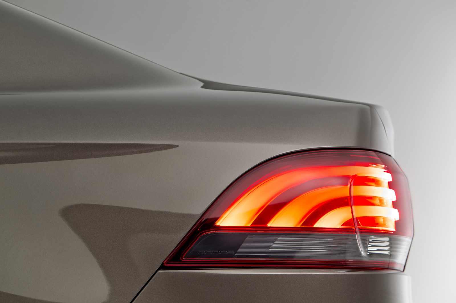 auto, veicolo, netcarshow, netcar, immagini di auto, auto foto, 2014, leggero, ruota, Qoros, 3 berlina, cerchione, design automobilistico, esterno automobilistico, marca di automobile, auto di famiglia, paraurti, auto esecutivo, griglia, parte auto