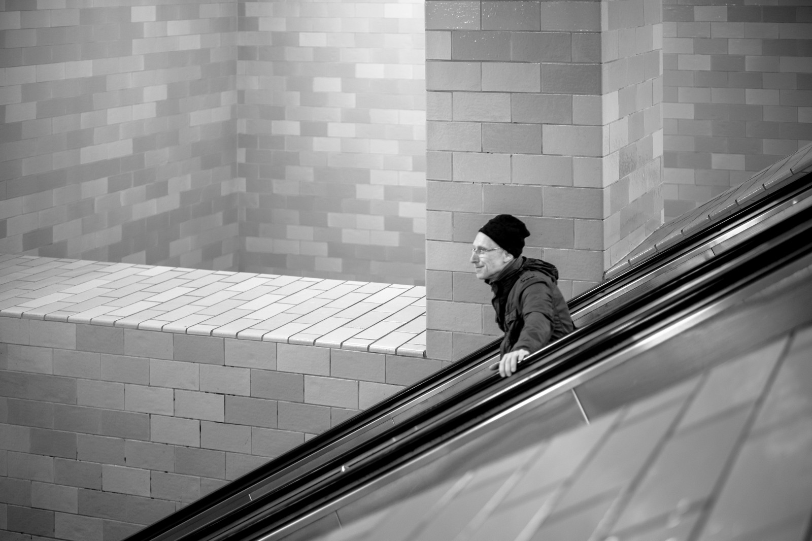 UMĚNÍ, kunst, městský, město, Stadt, Černá, bílý, Mono, černobílý, icahn, Alexanderplatz, Berlín, Německo, deuthscland, Evropa, Europa, Leica, m10, Summicron, 50mm, Alleine, sama, lidé, ulice, Strase