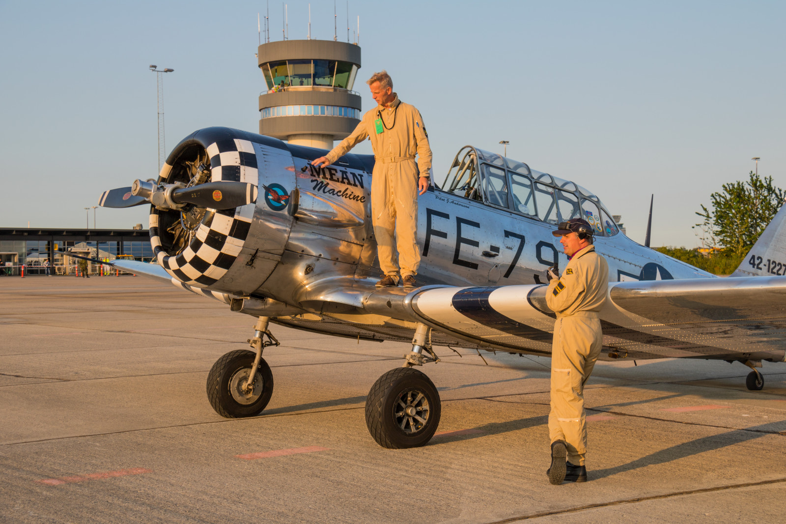 vozidlo, letoun, letadlo, Boeing, vojenská letadla, plán, Dánsko, letectvo, Soumrak, Roskilde, Let, skymning, Danmark, flygplan, letadlo, Airshow, letectví, exif modelu canoneos760d, geocountry, Kamera aby kánon, geocity, Model fotoaparátu canoneos760d, geostate, geolocation, EXIF čočka efs18200mmf3556is, exif aby kánon, EXIF isospeed 100, EXIF otvor 71, exif focallength 35mm, flyg, roskildeairshow, roskildeflygplats, flyguppvisning, Atmosféra Země, stíhací letoun, letecký motor, vrtulové letadlo, Severoamerická b 25 Mitchell