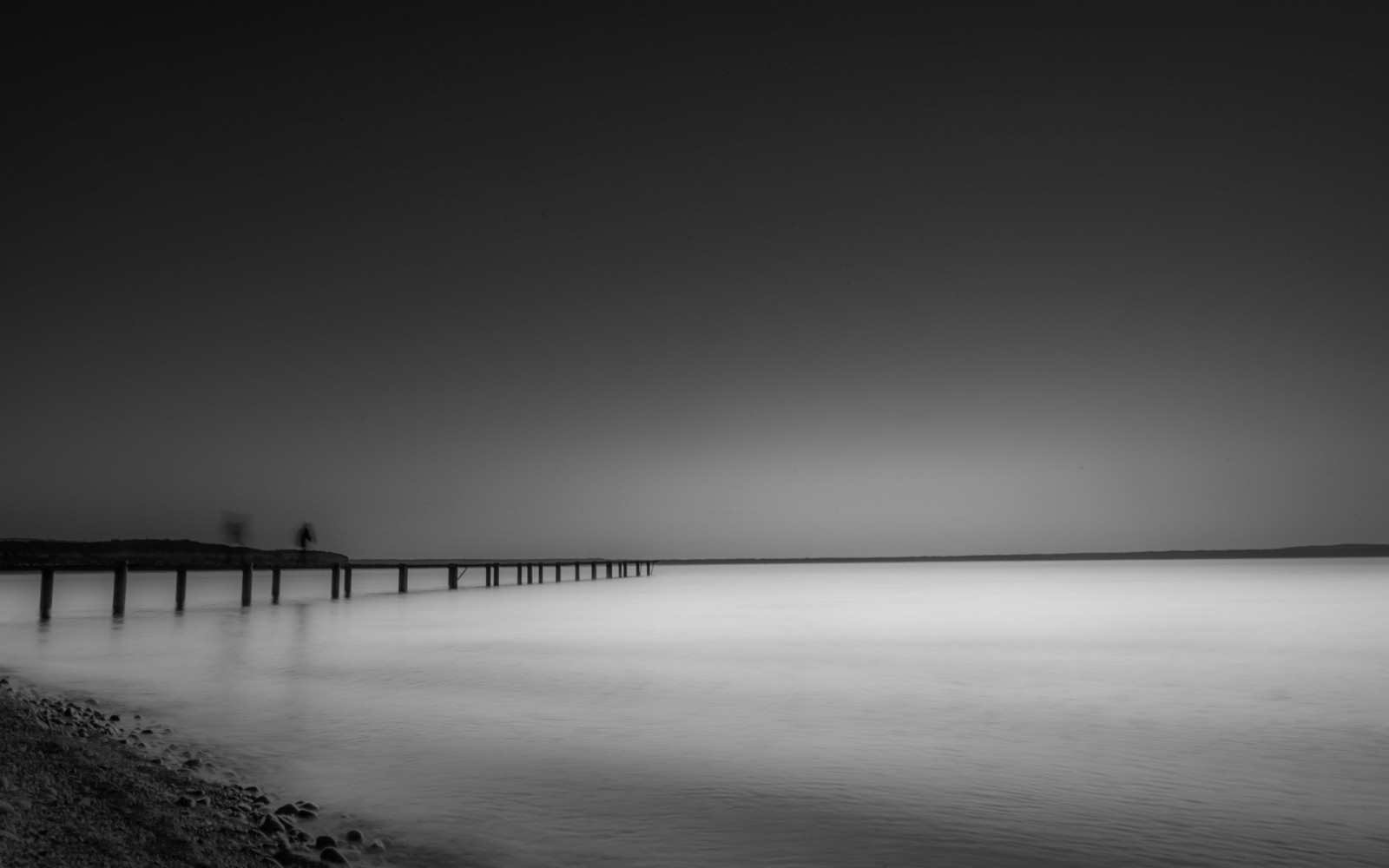 krajobraz, biały, czarny, monochromia, morze, odbicie, ranek, zamglenie, horyzont, atmosfera, zmierzch, lekki, Chmura, mgła, świt, fala, kształt, ciemność, 1920x1200 px, Zjawisko atmosferyczne, czarny i biały, Monochromatyczna fotografia