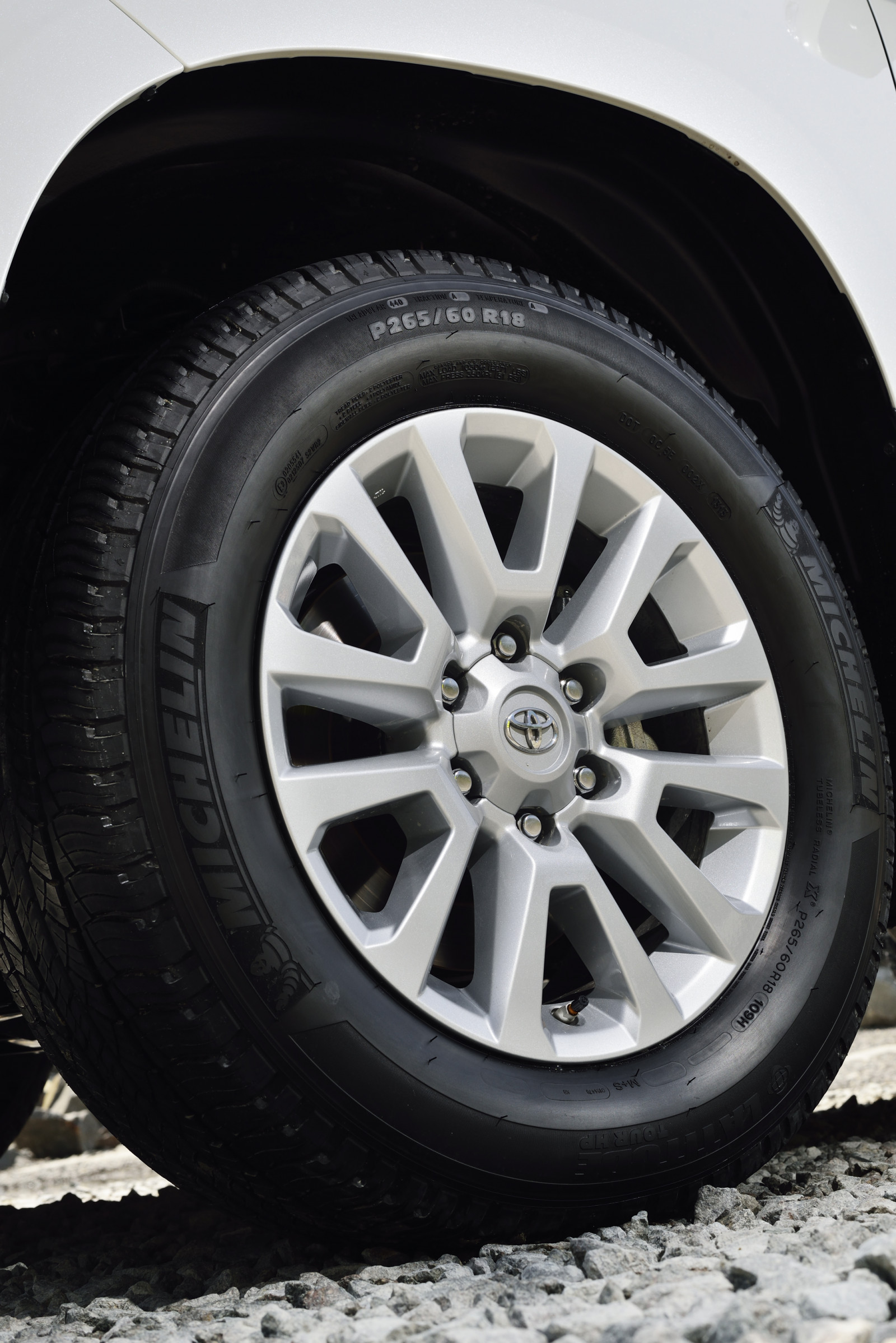 bil, køretøj, Toyota, dæk, 2015, land cruiser, netcarshow, netcar, bil billeder, bil foto, hjul, kant, automotive exterior, bil make, familie bil, kofanger, kompakt bil, automotive dæk, sport utility køretøj, kompakt SUV, talte, alufælge