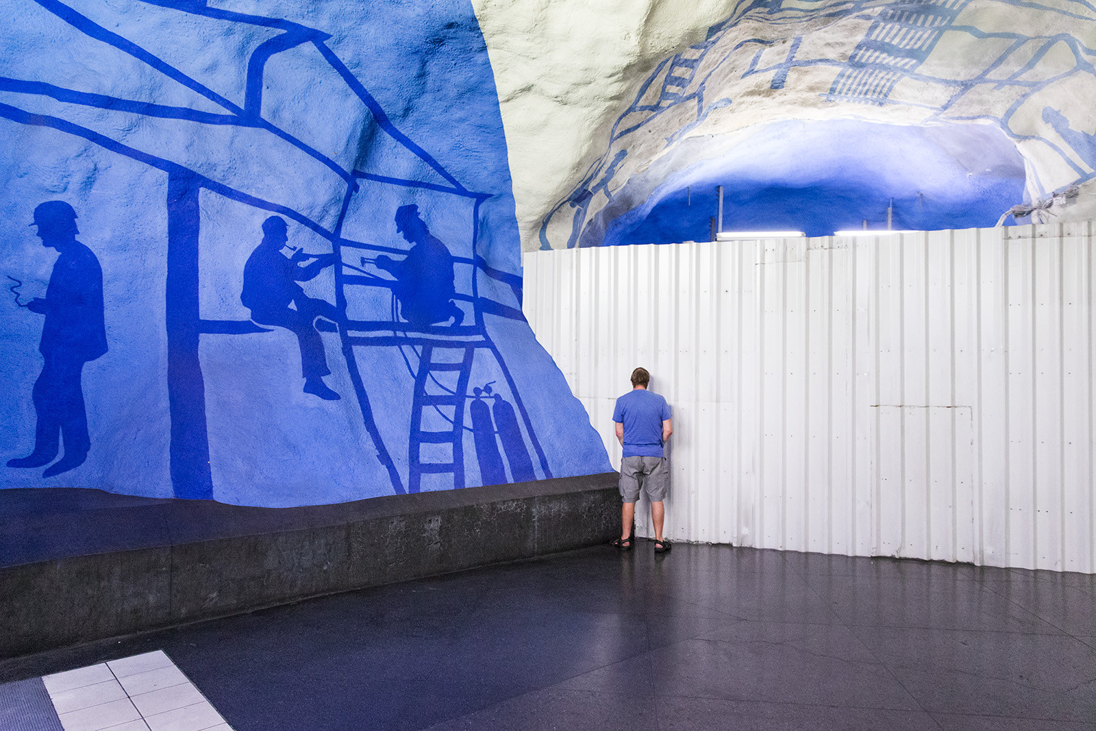 malování, prostor, nebe, stěna, umělecká díla, modrý, Stockholm, pouliční umění, metro, metro, nástěnná malba, úhel, UMĚNÍ, gatufoto, design, tunnelbana, streetphotography, turistická atrakce, streetphotograpy, čurat, bla, tcentralen, Pissing, Moč, Tunnelbanan, Pinka, Urinera