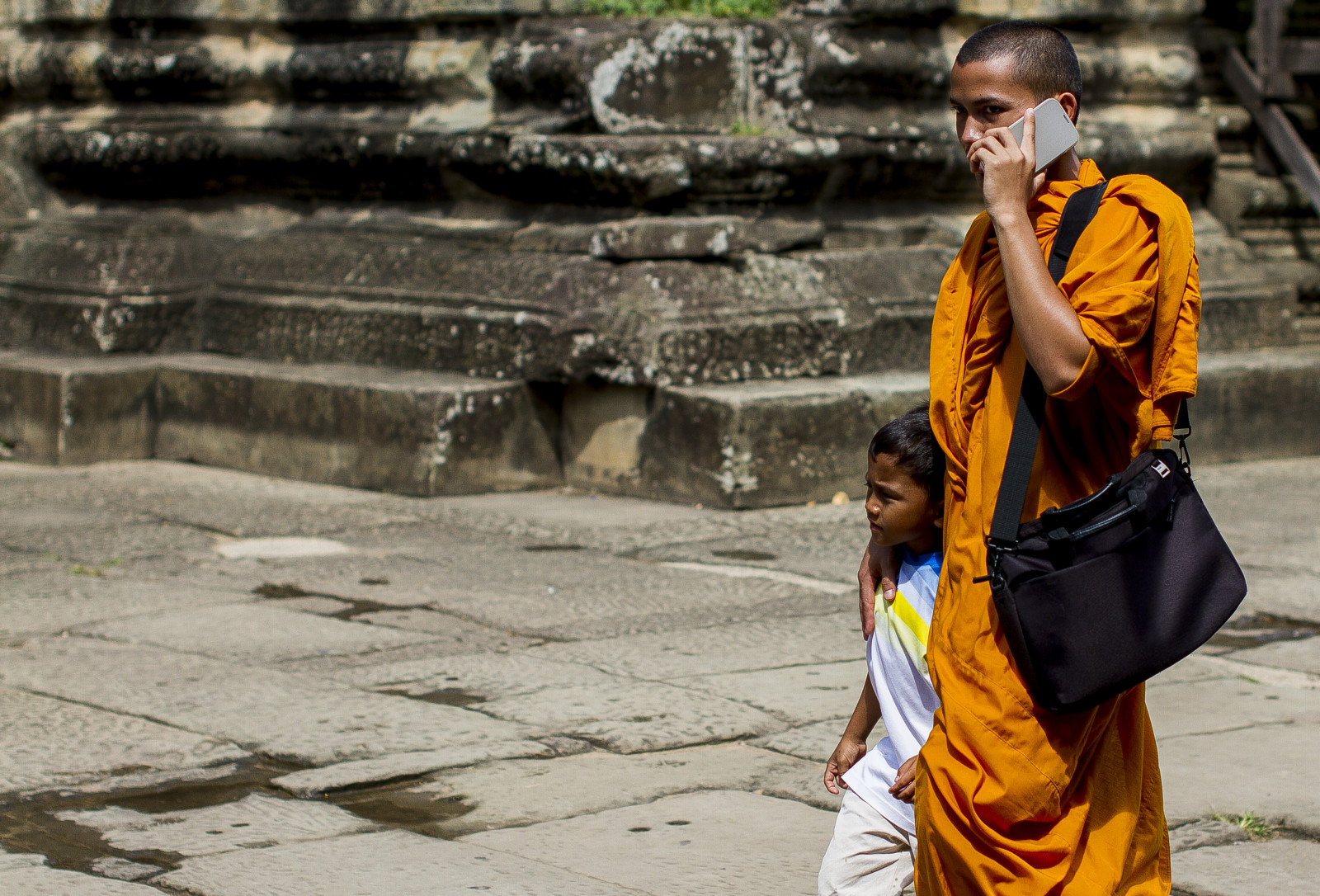 chrám, lidé, model, ulice, Asie, silnice, ovoce, Cestovní ruch, zelená, žlutý, Kambodža, král, opice, mniši, hrobka, náboženství, dovolená, Angkor, strom, cestovat, flickr, bratr, divoký, dívka, hodiny, lodě, turista, místní, kostým, natgeo, dámy, flickraward, mnich, batoh, khmer, rekreace, pozadí, Siemreap, wat, Angkor Vat, cena, vydržet, flickrphoto, Tomb Raider, hádanka, Bayon, nájezdník, Thom, Prohlídky, Apsara, Koulen