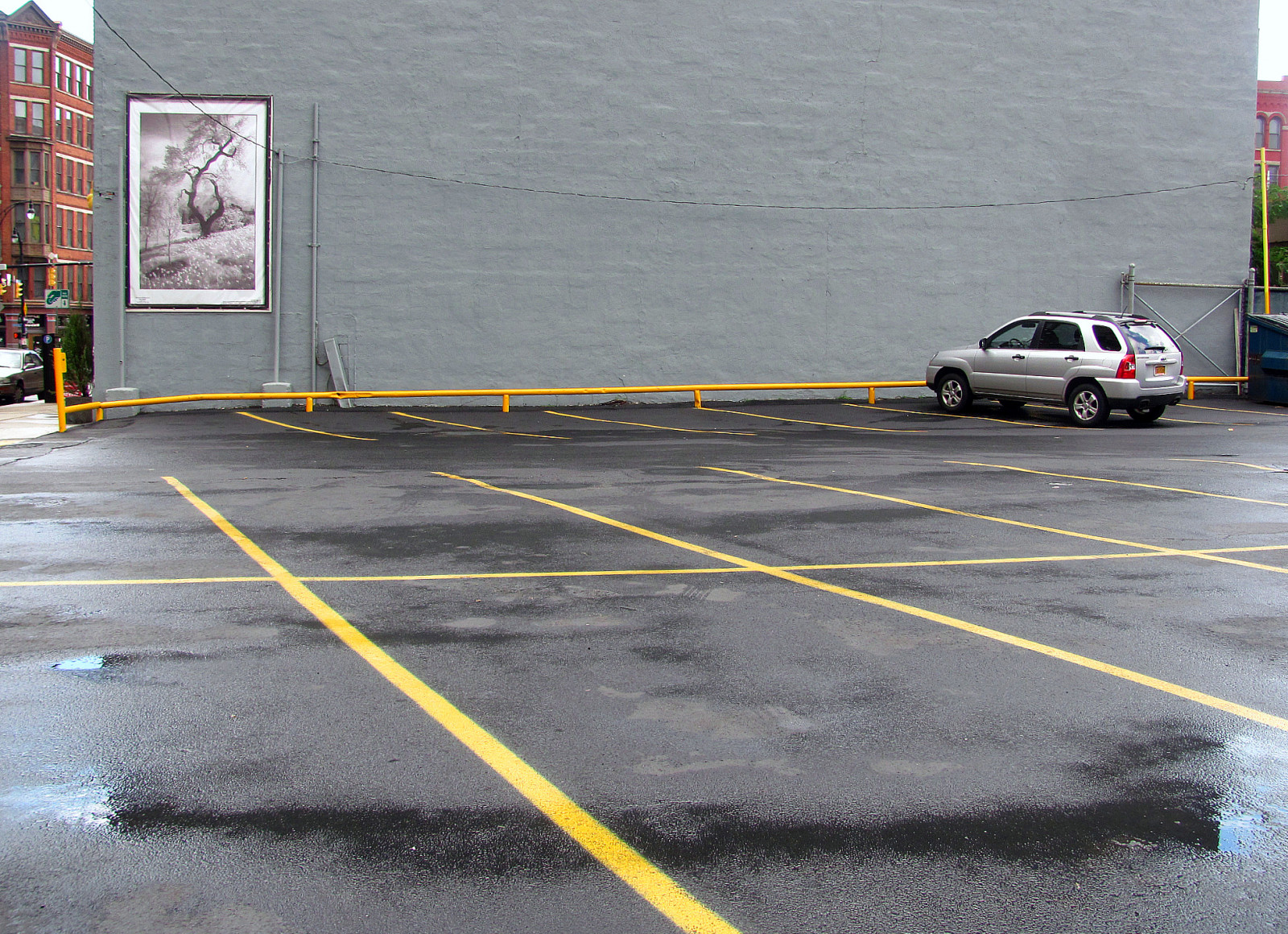ulice, architektura, auto, budova, vozidlo, stěna, déšť, silnice, žlutý, Šedá, Spojené státy americké, doprava, asfalt, parkoviště, parkoviště, fotografie, chodník, auto, mur, reflet, pluie, žlutá, pruh, gris, Rochester, newyorkstate, tatsunis, img4957, závodiště, povrch vozovky, přechod pro chodce