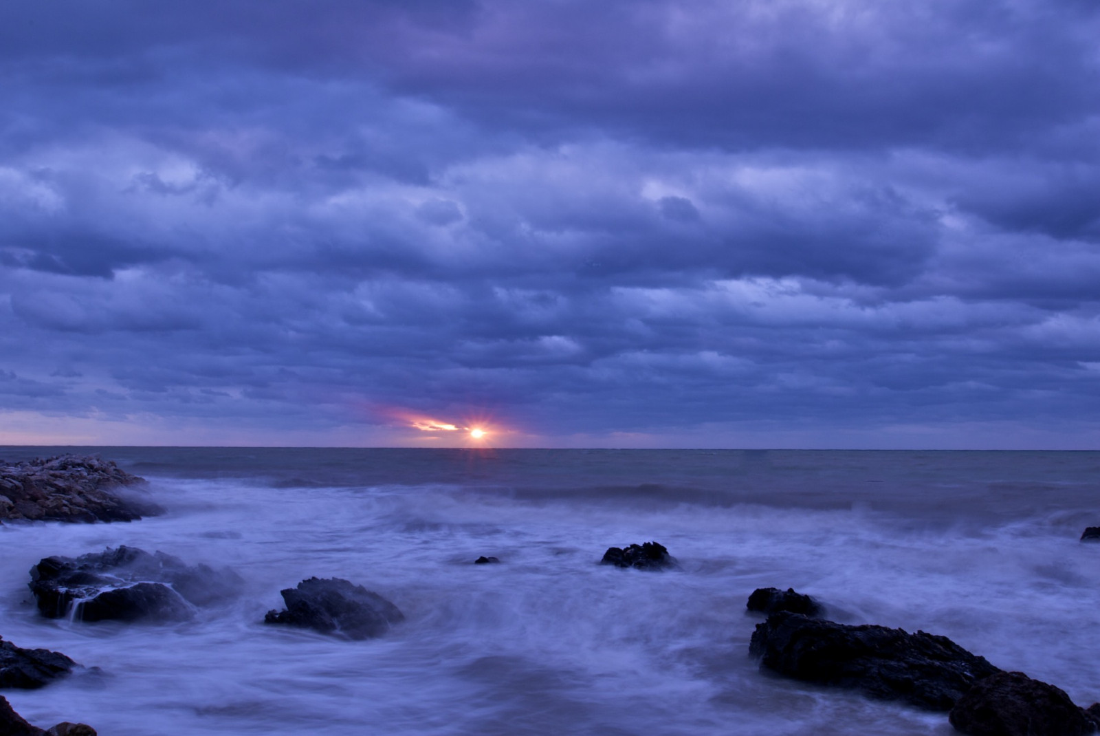 západ slunce, moře, záliv, Skála, pobřeží, nebe, mraky, pláž, svítání, bouřka, večer, ráno, pobřeží, horizont, atmosféra, Nikon, soumrak, Tormenta, mrak, svítání, oceán, vlna, cielo, mraky, mar, Amanecer, vidět, D200, NWN, tělo z vody, mořská vlna, meteorologický jev