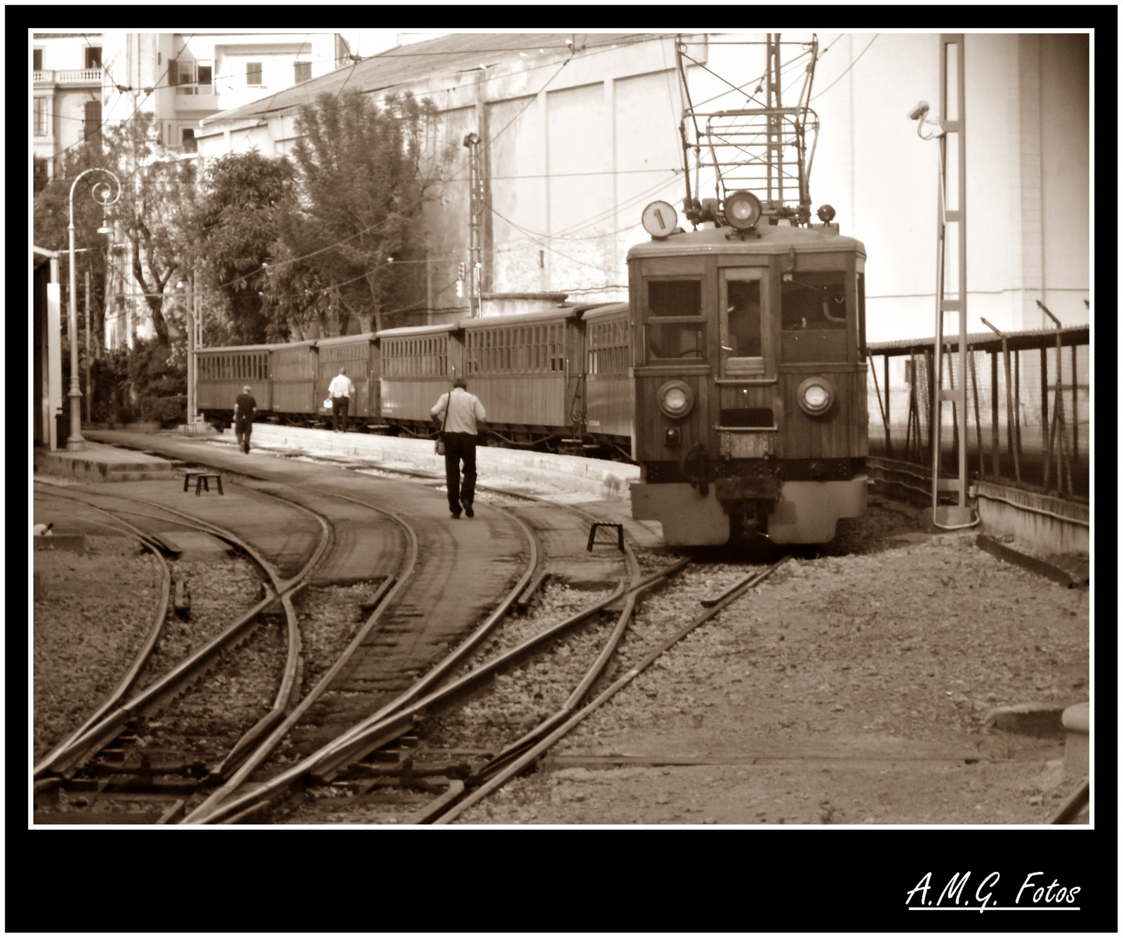 espana, 30, nero di seppia, treno, tren, flickr, Personas, 25, favoritas, Mallorca, AMG, ciutat, esposizioni, blanconegro, Rails, palmademallorca, locomotoras, islasbaleares, 1000visitas, olo tusfotos, infinitexposure, amg1969, Eltrendesoller, 99comentarios