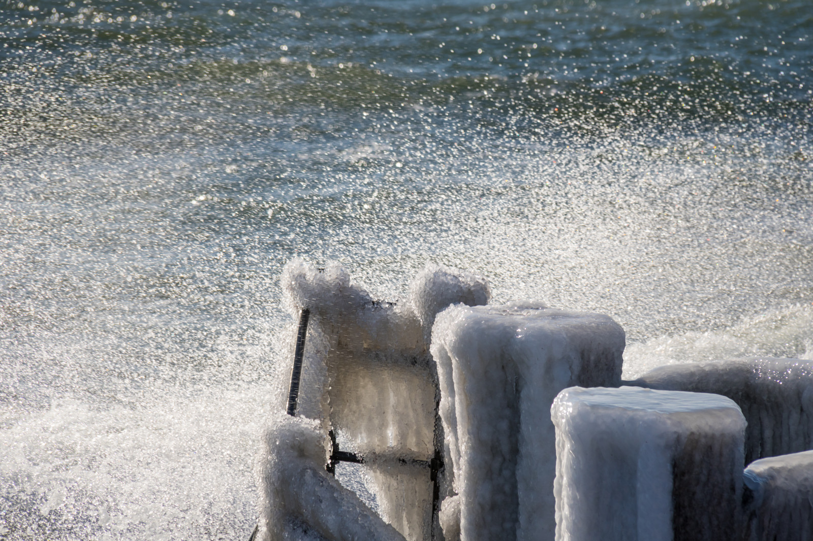 slunečnímu záření, moře, voda, Skála, pobřeží, písek, sníh, zima, pláž, led, Studený, ráno, pobřeží, plot, zmrazení, počasí, je, oceán, vlna, Vinter, hav, staket, materiál, smygehuk, utkiken, atmosférický jev, mořská vlna