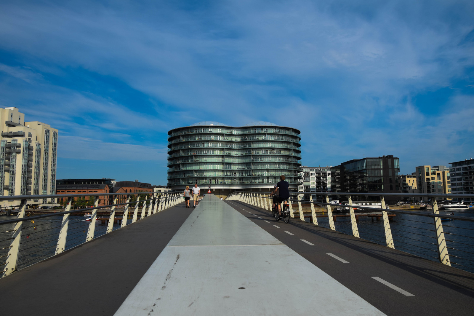 město, panoráma města, architektura, voda, odraz, nebe, silnice, mraky, panoráma, mrakodrap, večer, věž, most, horizont, Dálnice, soumrak, Dánsko, metropole, infrastruktura, Kodaň, centrum, spegling, islandsbrygge, buidlings, Sydhavnen, fisketorvet, havneholmen, geminiresidence, mezník, urban area, Metropolitní oblast, lidské osídlení, panelový dům