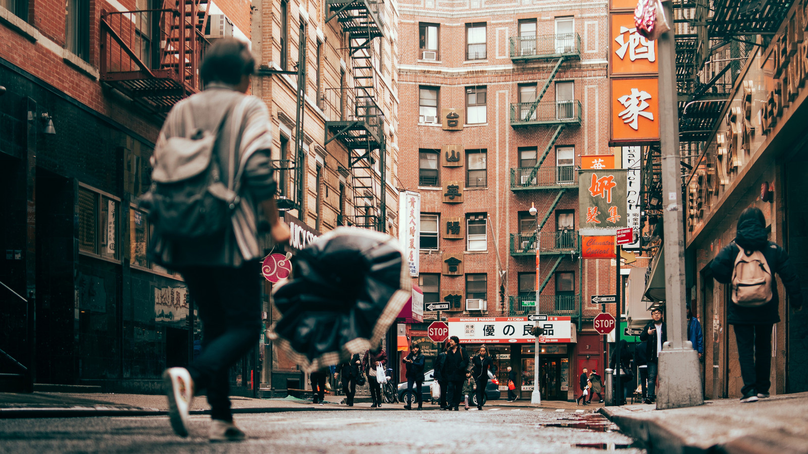 Wallpaper William Bout, street, pedestrian, umbrella, kanji 2560x1440