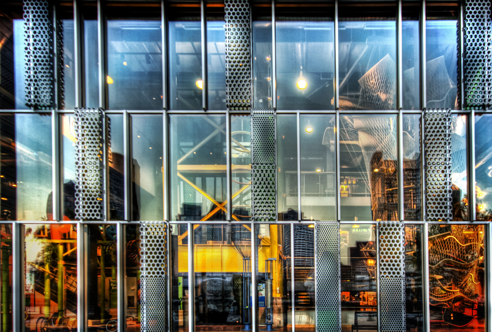 barvitý, okno, západ slunce, město, architektura, budova, fotografování, mrakodrap, krychle, sklenka, fotograf, HDR, panoráma, Nikon, čáry, práce, metropole, zajetí, perspektivní, unikátní, struktura, Tajemství, Boston, Massachusetts, výstřel, podrobnosti, úhel, Krásná, umělecký, děti, chladný, Pozadí, zábava, emoce, okraj, umělec, moderní umění, úžasný, pro, fotky, kondominium, nejlepší, půvabný, obraz, obrázek, ohromující, složení, střílet, rámování, fasáda, portfolio, zpracovává se, léčba, D2X, mistrovský kousek, nejsledovanější, vysoká kvalita, stuckincustoms, treyratcliff, Metropolitní oblast, panelový dům, výkladní skříň, Dětské muzeum