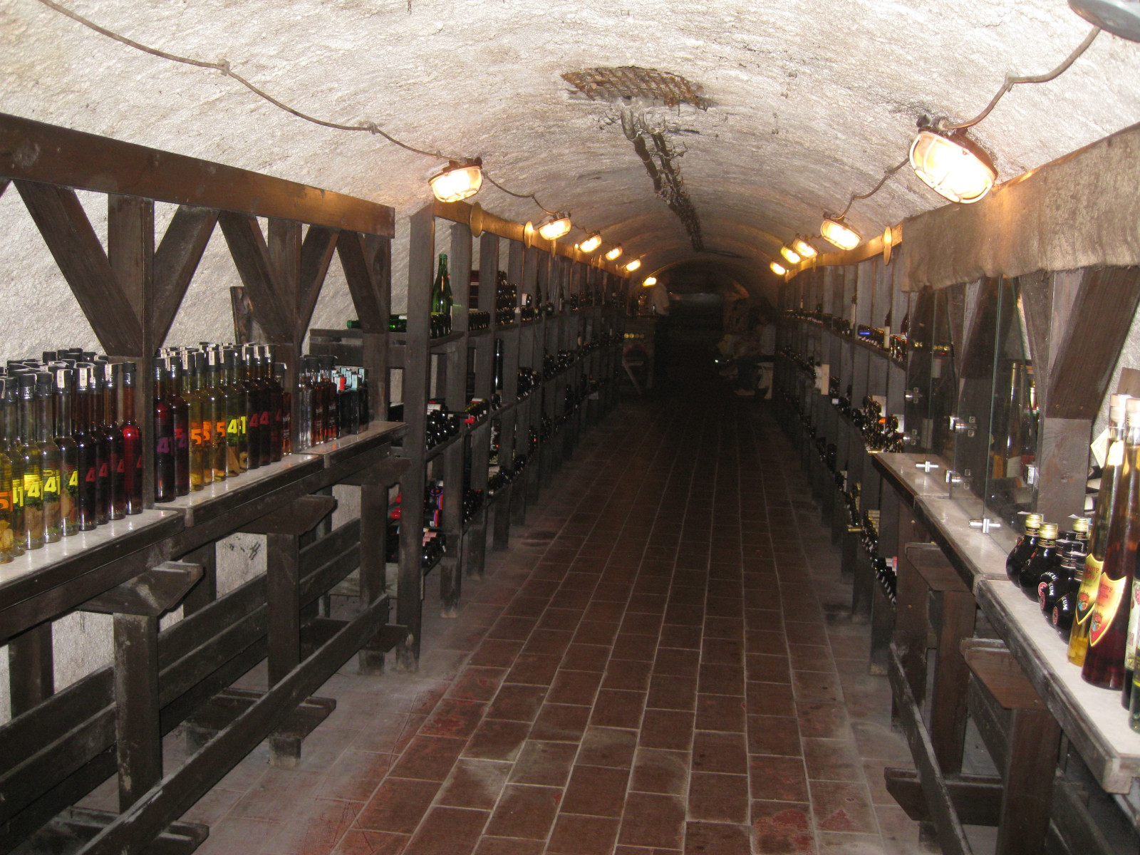 světlo, západ slunce, letní, detail, památník, svítilna, stěna, Kánon, stůl, dřevěný, Evropa, Maďarsko, odlišný, víno, sladký, objekt, perspektivní, červenec, suchý, palác, strop, sbírka, sklep, dělání vína, Semidarkness, Demidry