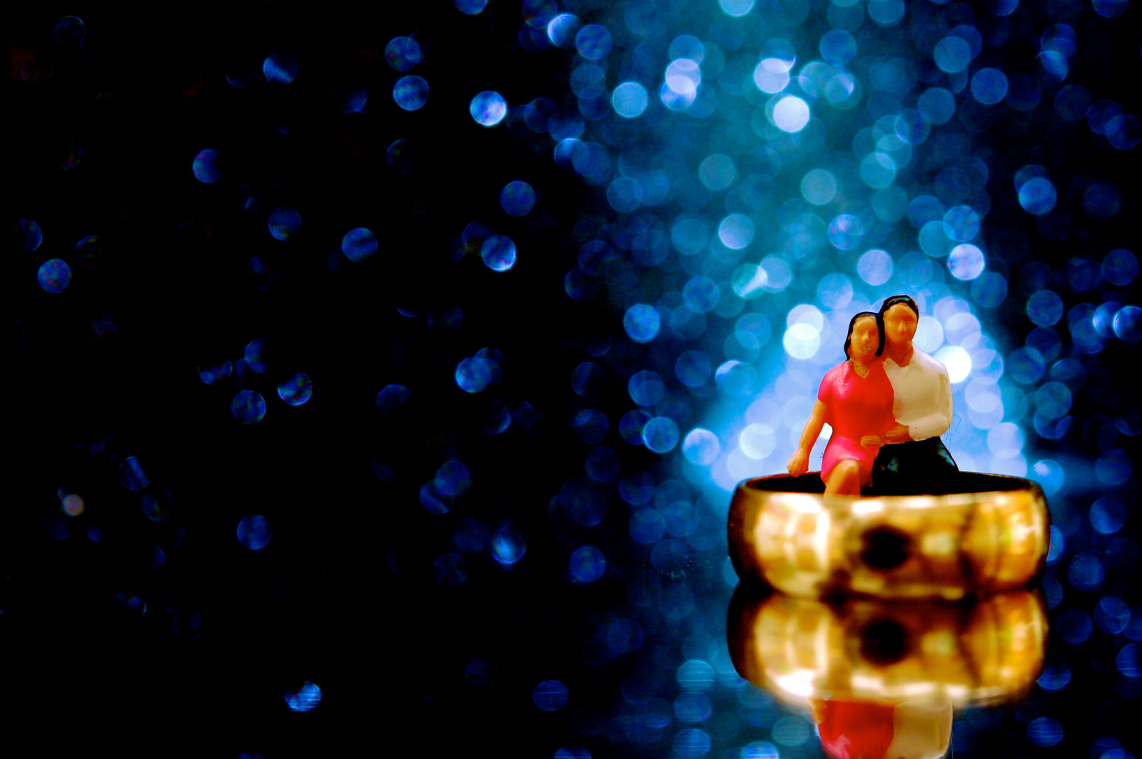 modrý, svatba, lidé, oblíbený, žena, muž, makro, mužský, milovat, měřítko, ženský, dlaždice, zábava, Hračka, miniaturní, fotografie, zajímavý, pár, ženatý, obraz, velmi, bokeh, dobrý, malý, skvělý, obrázek, manželství, nejlepší, milovníci, prsten, CC, vztah, Drobný, postava, vynikající, největší, portfolio, snubní prsten, oženit se, BTP, hoscale, littledudes, inkitchen, macromondays, jdhancock