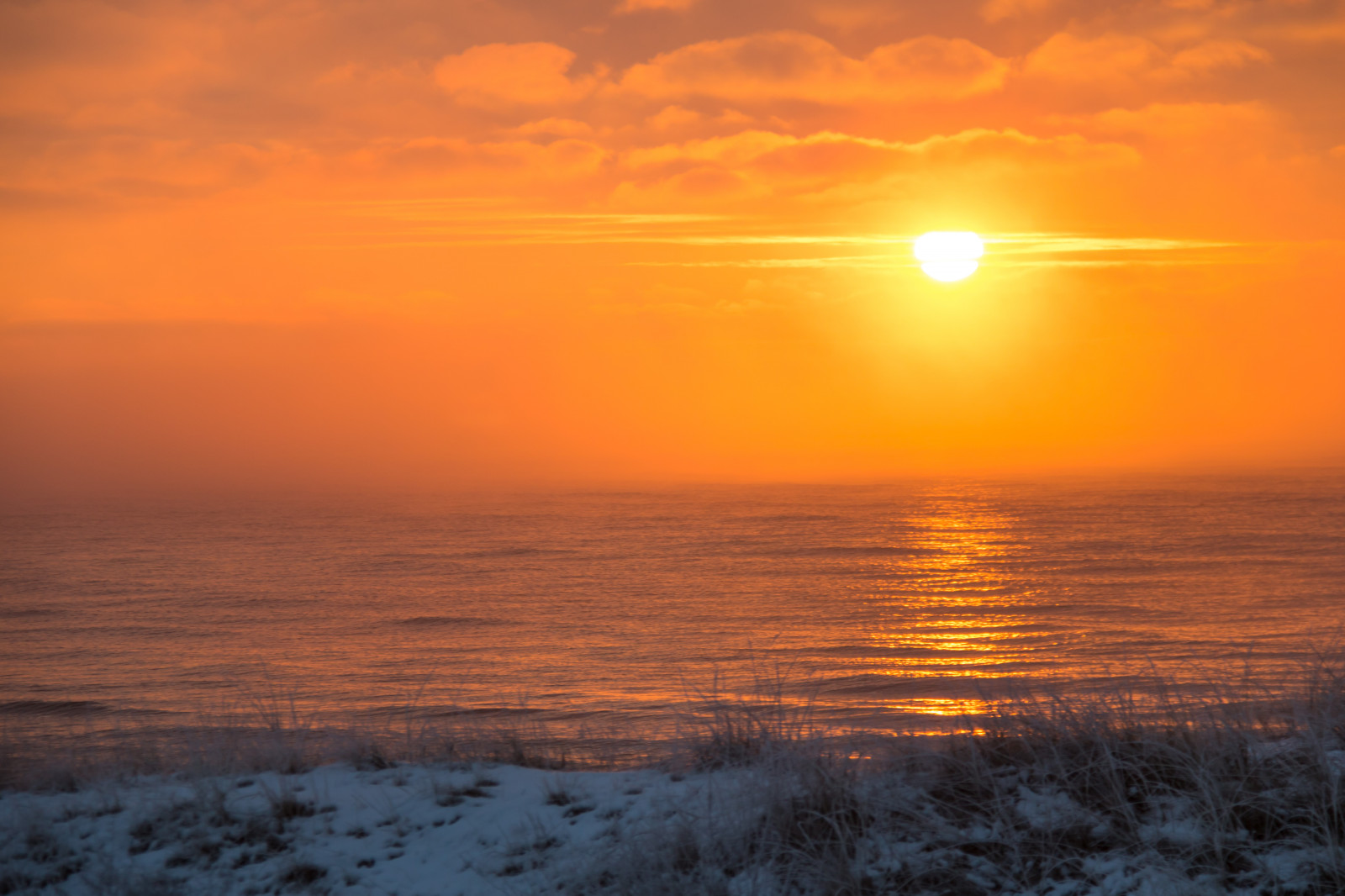 sollys, solnedgang, hav, himmel, vinter, solopgang, kold, aften, morgen, kyst, frost, Sol, horisont, atmosfære, skumring, rime, Sky, daggry, ocean, bølge, vinter, Kallt, exif model canoneos760d, geocountry, kamera gør kanon, geocity, kameramodel canoneos760d, geostate, geolocation, exif linse efs18200mmf3556is, exif åbning 56, exif gøre kanon, exif isospeed 100, exif focallength 100mm, Skateholm, rimfrost, efterglød, rød himlen om morgenen