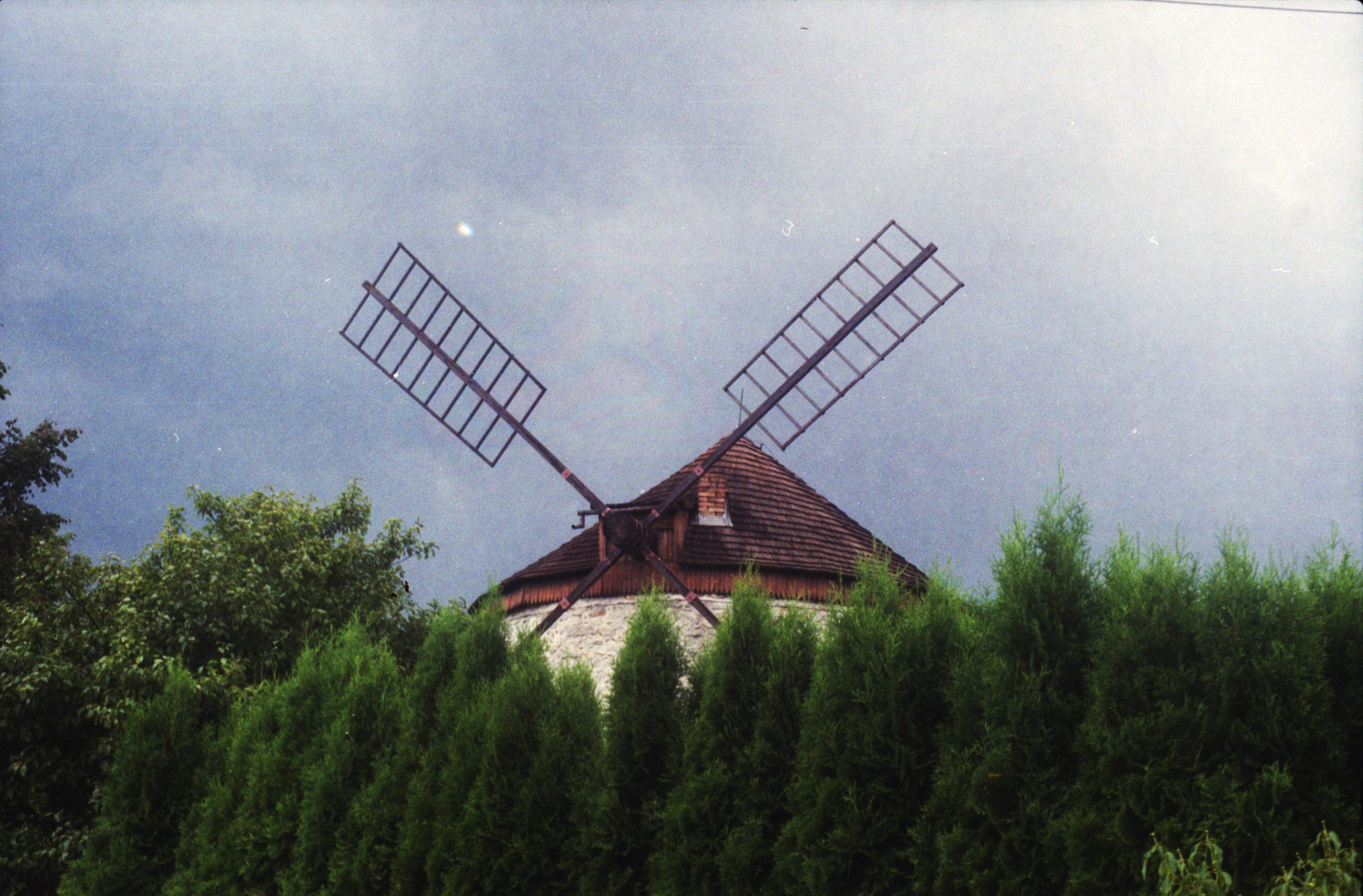 modrý, stromy, letní, nebe, budova, větrný mlýn, analogový, morava, Zenitttl, Skřítek, Helios44m58mm, fujicolorc200