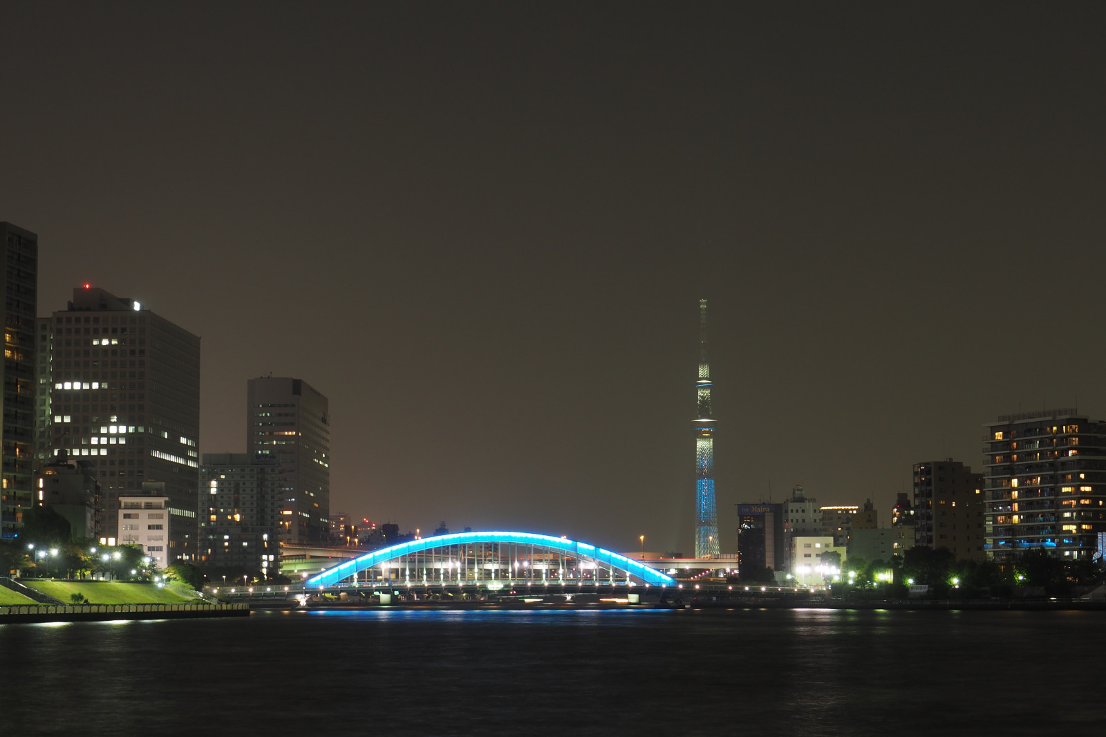 Japonsko, město, panoráma města, noc, architektura, odraz, panoráma, mrakodrap, večer, věž, horizont, soumrak, metropole, Tokio, Olympus, jp, Skytree, centrum, osvětlené, osvětlení, 70, mezník, Tokyo Sky Tree, mzuiko, eitaibashi, sumidariver, sumigagawa, OMD, EM5, omdem5, mzuikodigital1250mmf3563, mzuiko1250, em5mark2, omdem5mark2, turntheworldunblue, chuoohashi, urban area, Metropolitní oblast, lidské osídlení