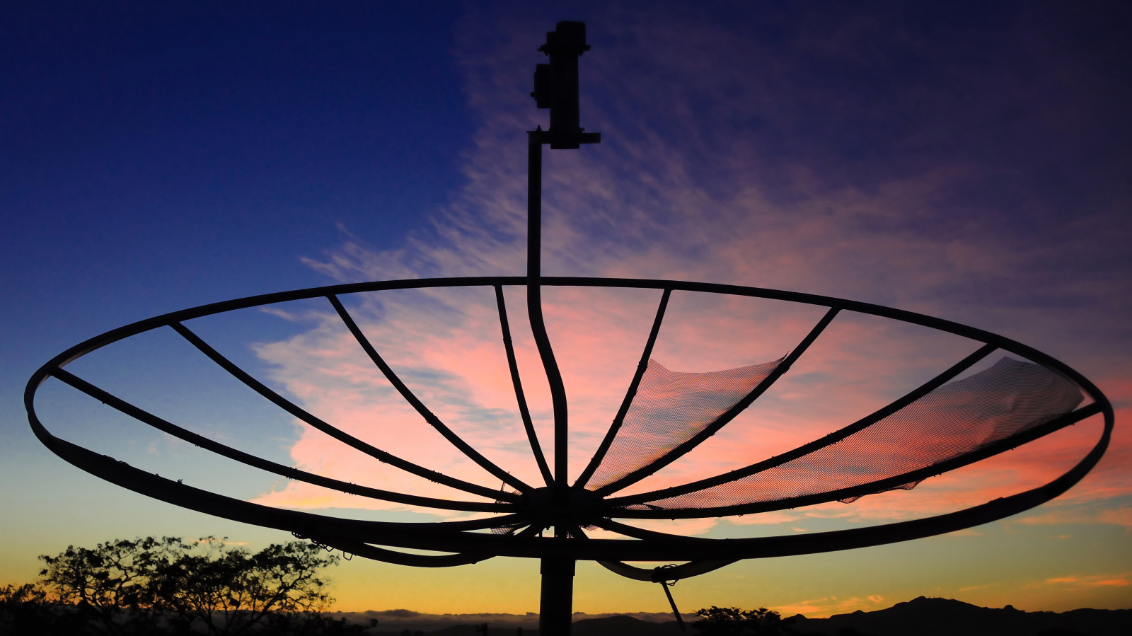 minasgerais, svítání, Minas, širokoúhlý, nuvens, Belo Horizonte, bluehour, 169, Alvorada, parabolická anténa, bh, nascerdosol, 16x9, Bhz, flickrfriday, Beag, Antenaparab lica, nikoncoolpixp7700, nikonp7700, Capitaldagerais, Capitaldasgerais