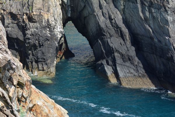 cliff,rocks,sea
