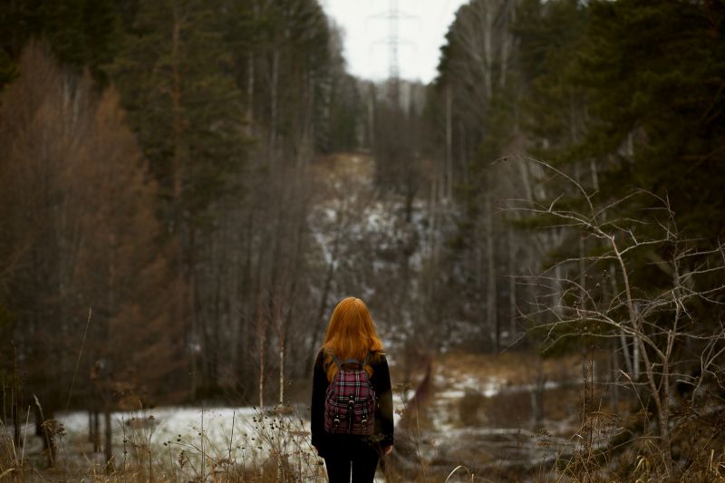 слънчева светлина, гора, жени на открито, Дами, вода, червенокос човек слънчева светлина, гора, жени на открито, Дами, вода, червенокос човек