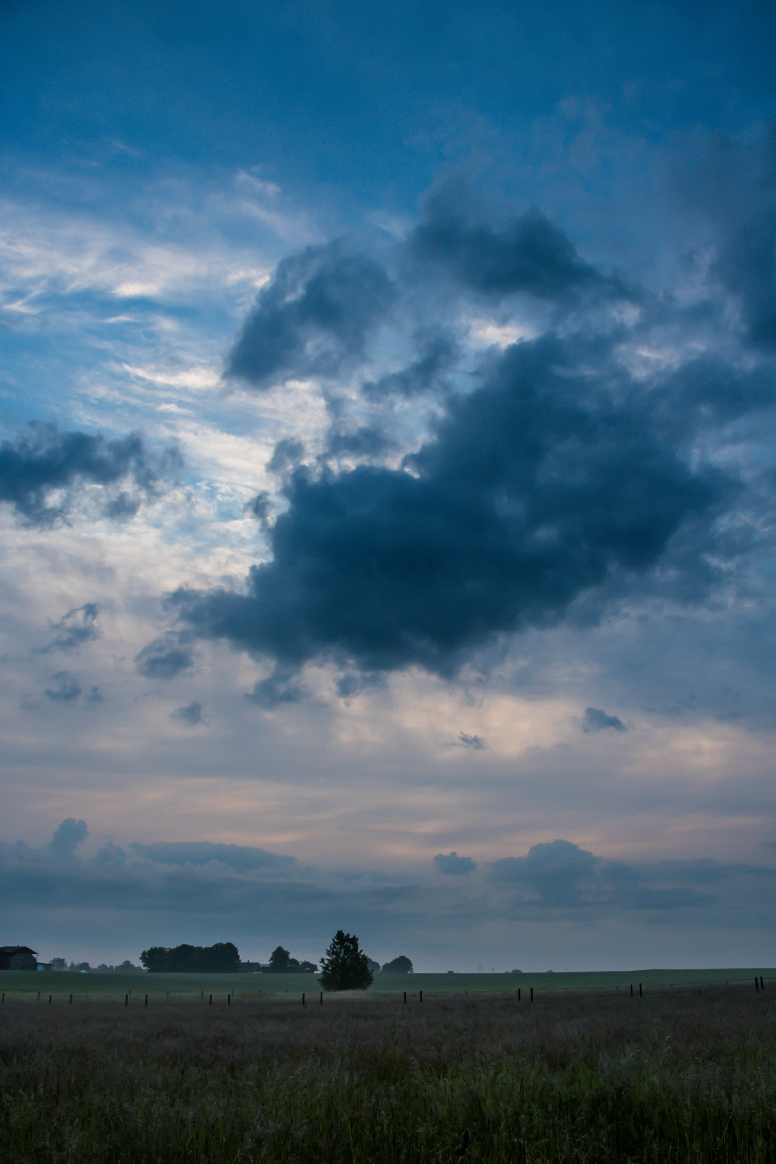 slunečnímu záření, krajina, západ slunce, kopec, Příroda, tráva, nebe, pole, svítání, večer, ráno, horizont, atmosféra, soumrak, mrak, svítání, lučina, nebe, venkov, moln, landsbygd, s dersl tt, landskap, exif modelu canoneos760d, Kamera aby kánon, Model fotoaparátu canoneos760d, geolocation, EXIF čočka efs18200mmf3556is, exif aby kánon, EXIF isospeed 100, EXIF otvor 63, exif focallength 18mm, prostý, prérie, venkov, atmosférický jev, meteorologický jev, kupa