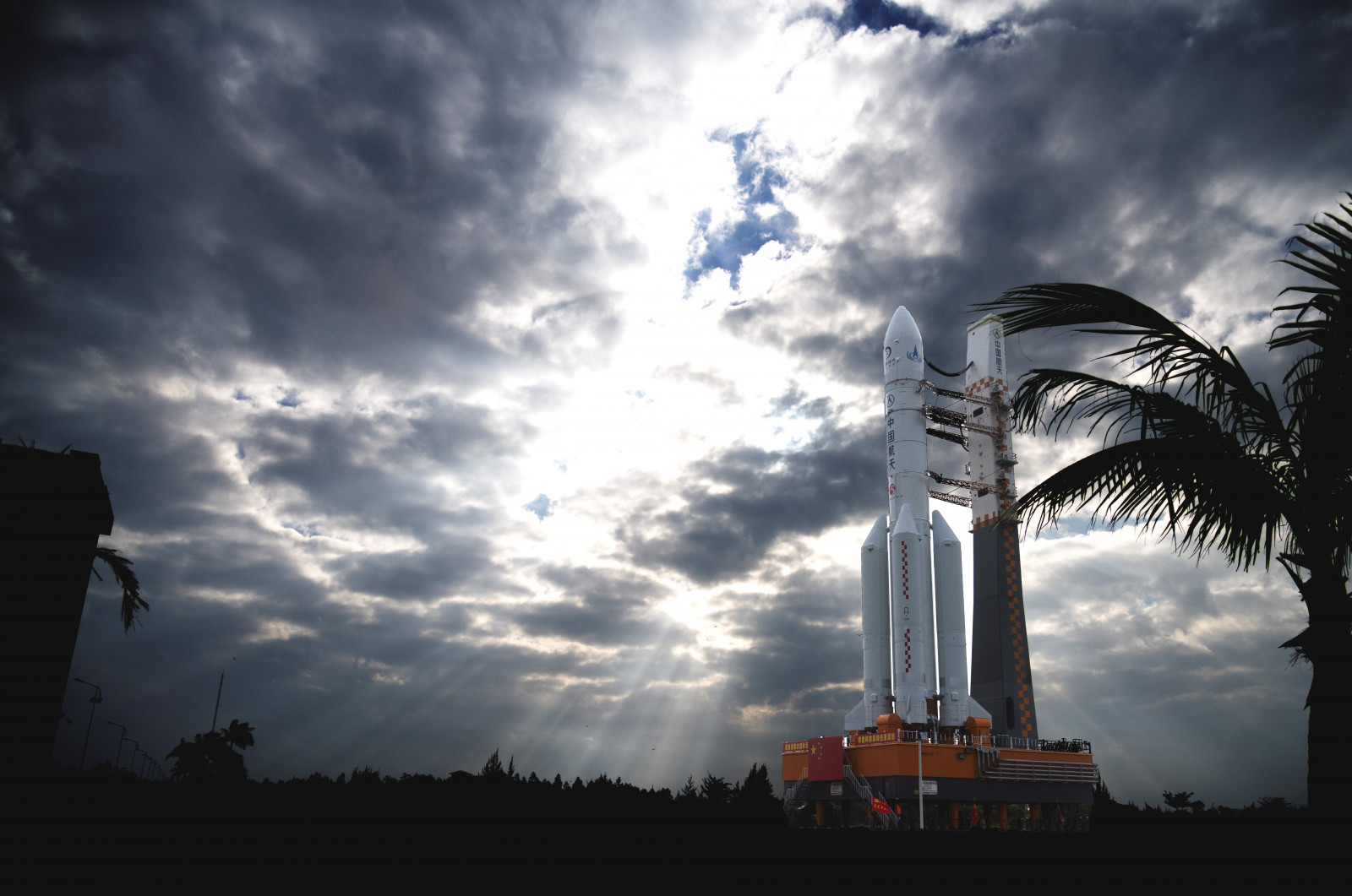 LM 5 heavy Rocket, change 5, Luna