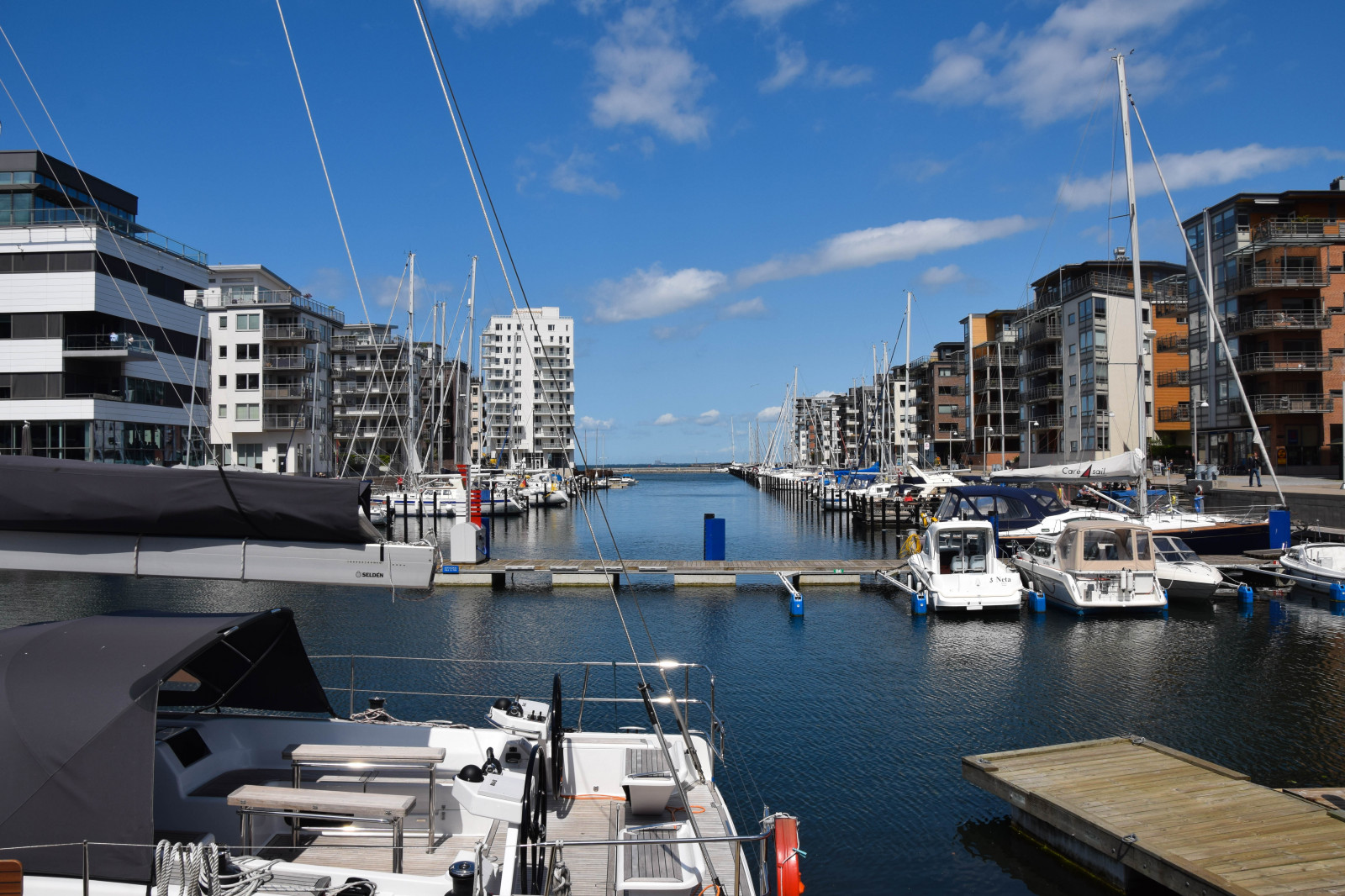 loď, loď, moře, město, panoráma města, voda, nebe, vozidlo, mraky, přístav, Švédsko, dok, jachta, Marina, cityview, oceán, budovy, lodě, dockan, Malmo, přístav, osobní loď