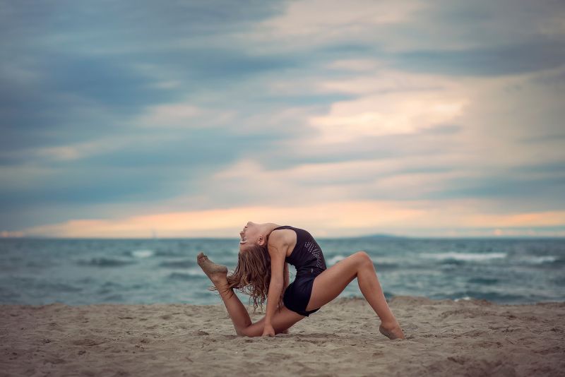 Frauen im Freien,Sonnenlicht,Sonnenuntergang,Meer,Ufer,Sand