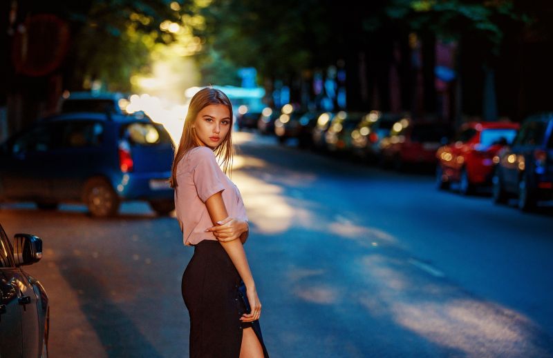 Kadınlar, Model, esmer, portre, Açık havada, Izleyiciye bakmak Kadınlar, Model, esmer, portre, Açık havada, Izleyiciye bakmak