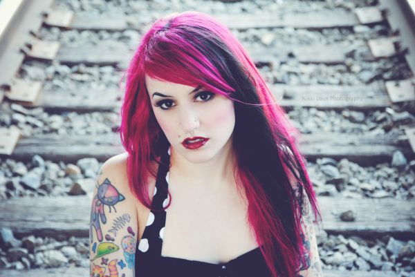 pink,color,MA,outside,spring,model