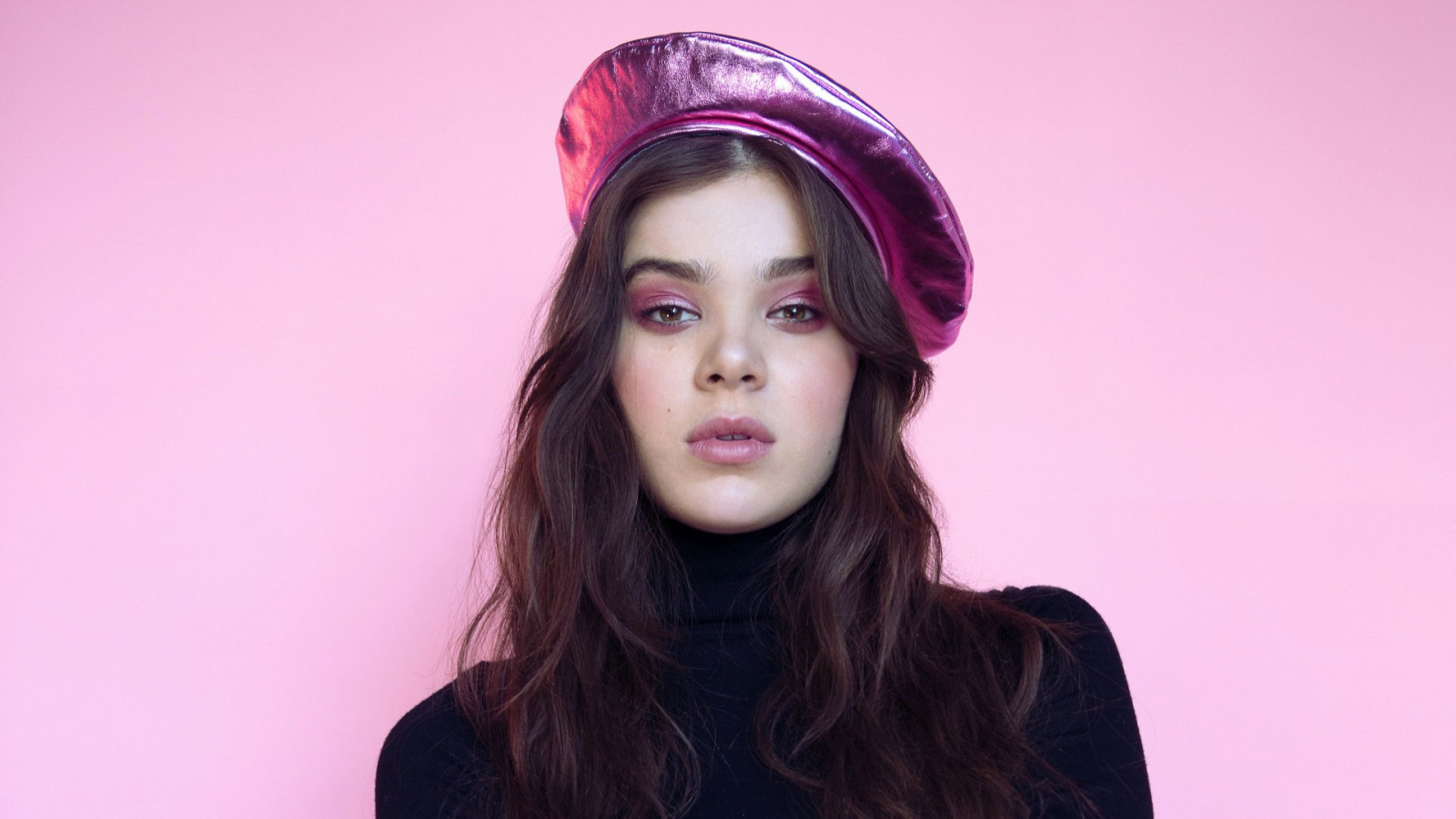 Hailee Steinfeld, čepice