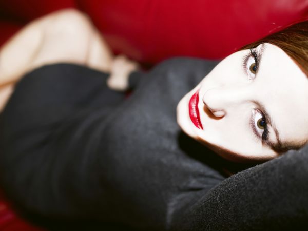 Leica,red,portrait,woman,brown,white
