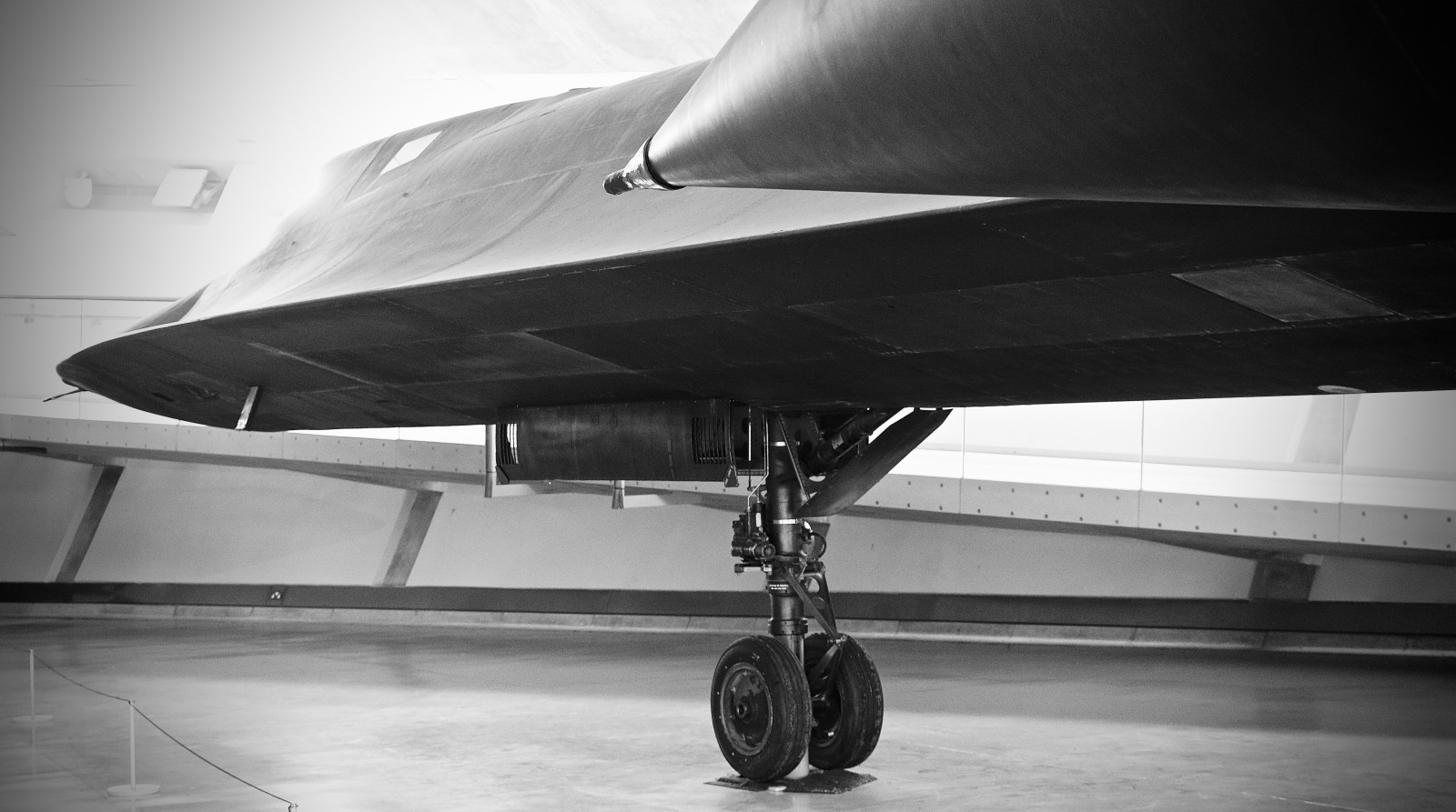 canoneos, imperialwarmuseum, duxfordcambridgeshire, iwmduxford, theamericanairmuseum, lockheedsr71, kos, letadlo, historicairfield, aerialreconnaissance, reconnaissanceaircraft, USAF, unitedstatesairforce, slunce, Černý a bílý