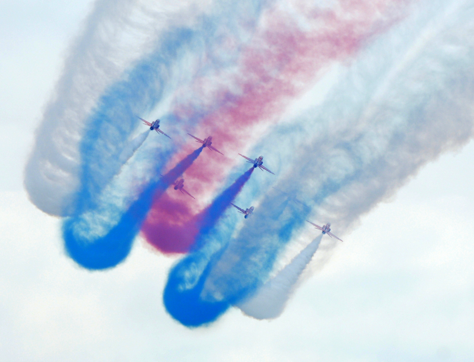 nebe, vozidlo, letoun, letadlo, kouř, kouření, modrý, Dorset, tým, Spojené království, 2012, T1, světlo, jestřáb, barva, skupina, Zobrazit, křídlo, Atmosféra Země, letecká akrobacie, reds, stevemaskell, raf, Bournemouth, bournemouthairfestival, redarrows, royalairforce