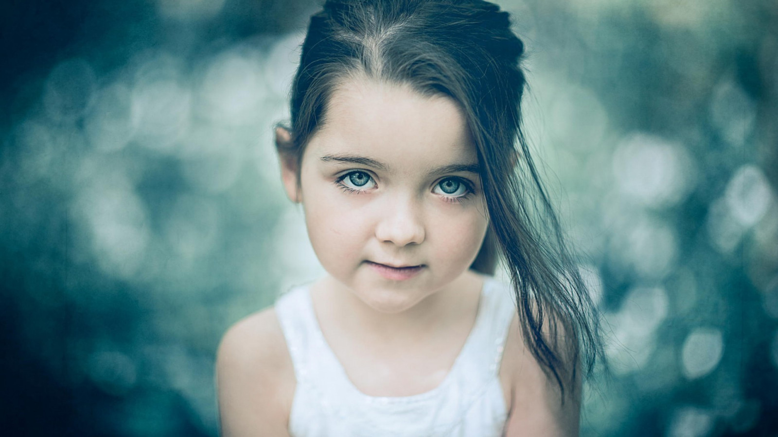 tvář, model, portrét, děti, fotografování, modrý, vlasy, emoce, Osoba, kůže, hlava, barva, dítě, dívka, krása, usměj se, oko, žena, fotografie, účes, portrétní fotografie, focení, hnědé vlasy, mimika, orgán, zblízka