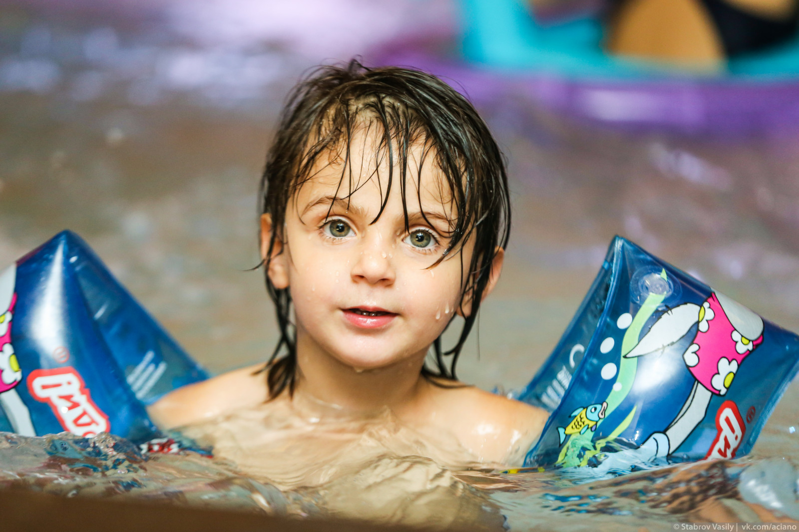 mennesker, portræt, øjne, vand, Moskva, parkere, fotografering, Canon, sommer, Rusland, Europa, Rå, aqua, Spille, ferie, underholdning, barn, dag, pige, smil, fritid, Foto, se, sjovt, weekend, chill, fotos, svømme, levende, geotagget, abigfave, autofokus, flickrestrellas, rekreation, lille barn, canon70200f28lll, mycameraneverlies, jpg, vandland, badeland