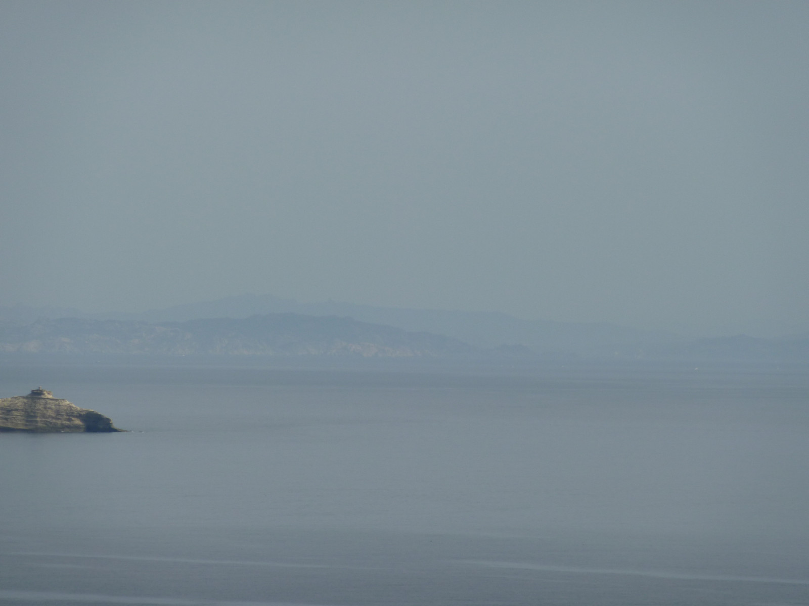 mare, baia, veicolo, spiaggia, mattina, nebbia, costa, orizzonte, Linee, Santa, Corsica, foschia, paysage, Porto, teresa, Ajaccio, Sardegna, nube, nebbia, tempo metereologico, Italia, oceano, marino, onda, de, Corse, riparo, m diterran e, Vecchio, bonifacio, bastia, jean, nationale, Scandola, CMN, moby, falaise, vienne, Sardaigne, propriano, fenomeno atmosferico, atmosfera della terra, corpo d'acqua