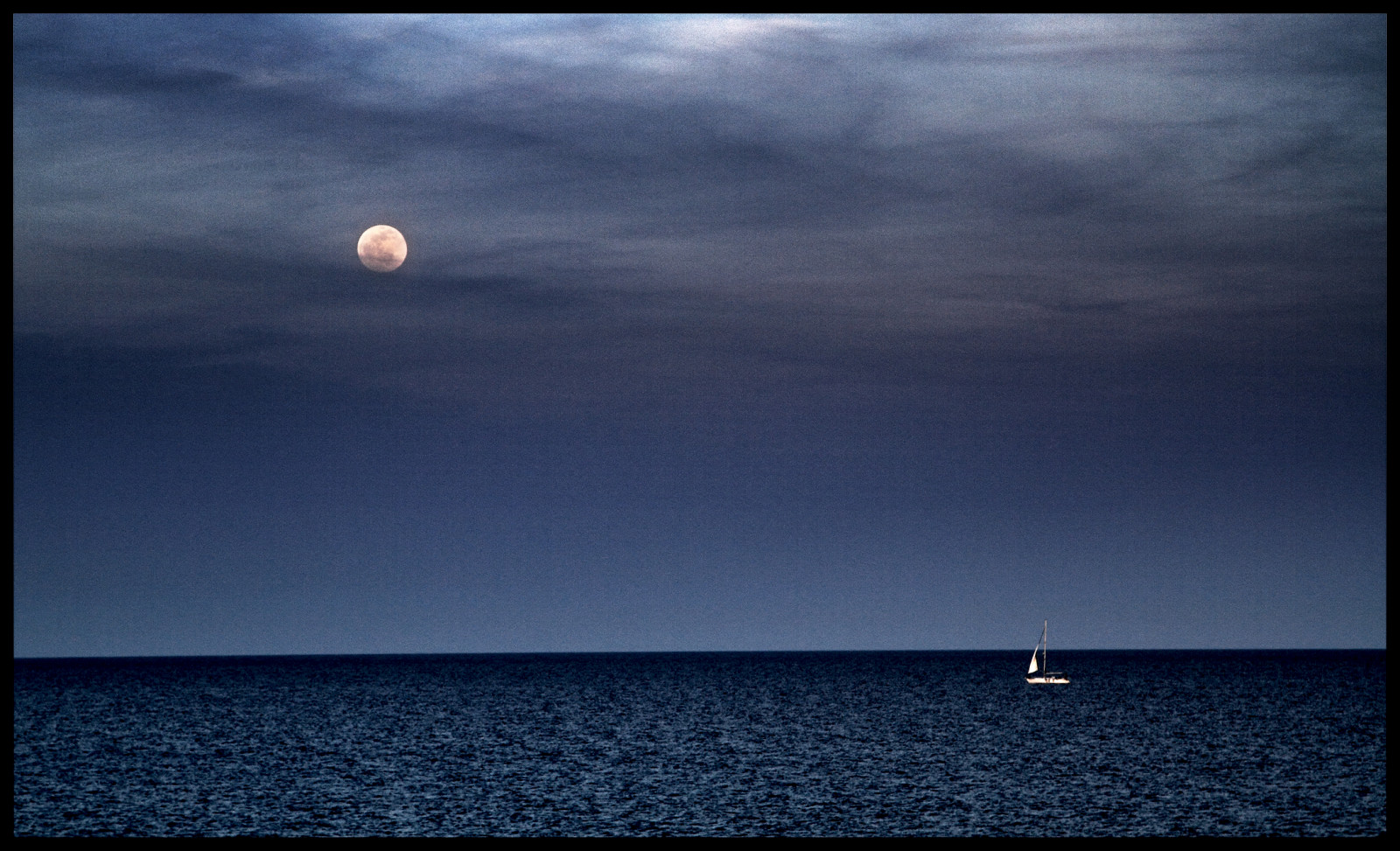 tramonto, mare, mediterraneo, notte, riflessione, cielo, Alba, Luna, blu, chiaro di luna, orizzonte, atmosfera, crepuscolo, Barcellona, Azul, andare in barca, crepuscolo, Luna, Catalogna, Catalunya, leggero, nube, alba, oceano, barca a vela, mar, ocaso, Luna piena, blau, immagine dello schermo, Catalu un, sfondo del computer, atmosfera della terra, mediterraneo, oggetto astronomico, vela, mezzaluna, Luna piena, lunallena, velero, cataluna, crepusculo, Anochecer, Dickinson, vespre, lluna, llunaplena, veler, Rogelio, crepuscolo, Mediterr nia, oc s