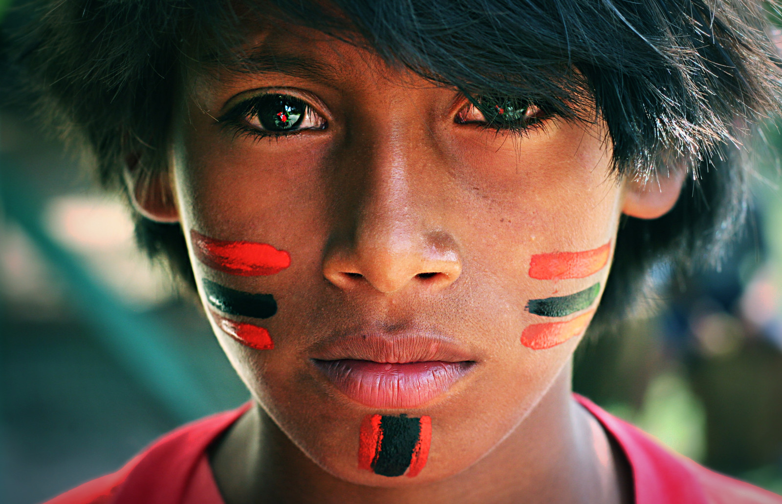 tvář, portrét, děti, makeup, vesnice, naděje, pusa, nos, filozofie, Brazílie, duchovní, Brasil, kultura, hlava, Společenství, Vera, chlapec, dítě, děti, chudoba, dívka, krása, usměj se, oko, kolibřík, kulturní, člověk, dítě, sny, chlapci, ret, sociální, identita, tradice, tvář, obličejová barva, obočí, orgán, zblízka, řasa, domorodý, forsakenpeople, esperan, zchudlý, vyděděnci, výměna, indiáni, IND Gena, Aldeia, Guarani, MBY, arapyau, krukutu, capivarimonos, nheempor, araym, yvymar e, interc mbio, ecbf, rCBF, tekoanheempor, jeguak mirim