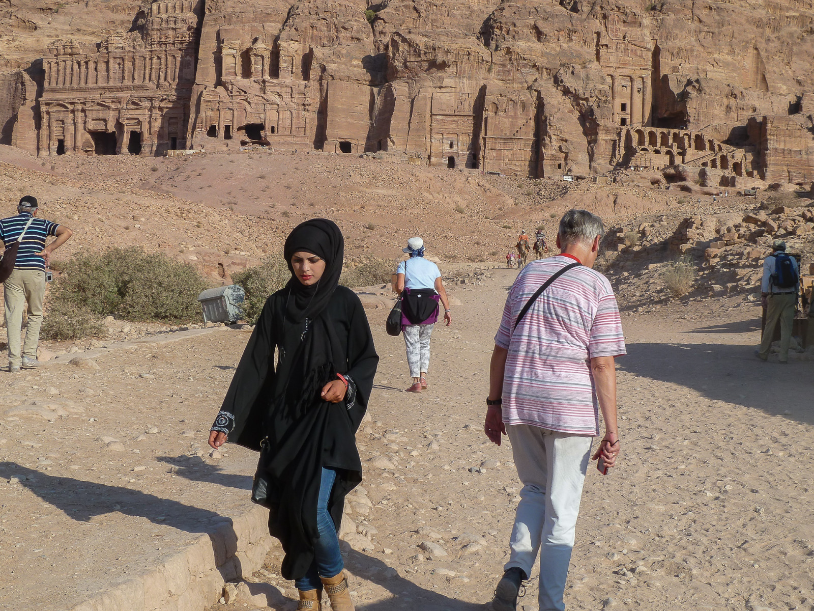 strada, città, viaggio, ritratto, nero, ragazza, bellezza, architettura, edifici, antico, rocce, Asia, vestito, Petra, medio Oriente, ps, turisti, Panasonic, Giordania, arabo, punta e spara, Abaya, DMC, pointnshoot, zs7