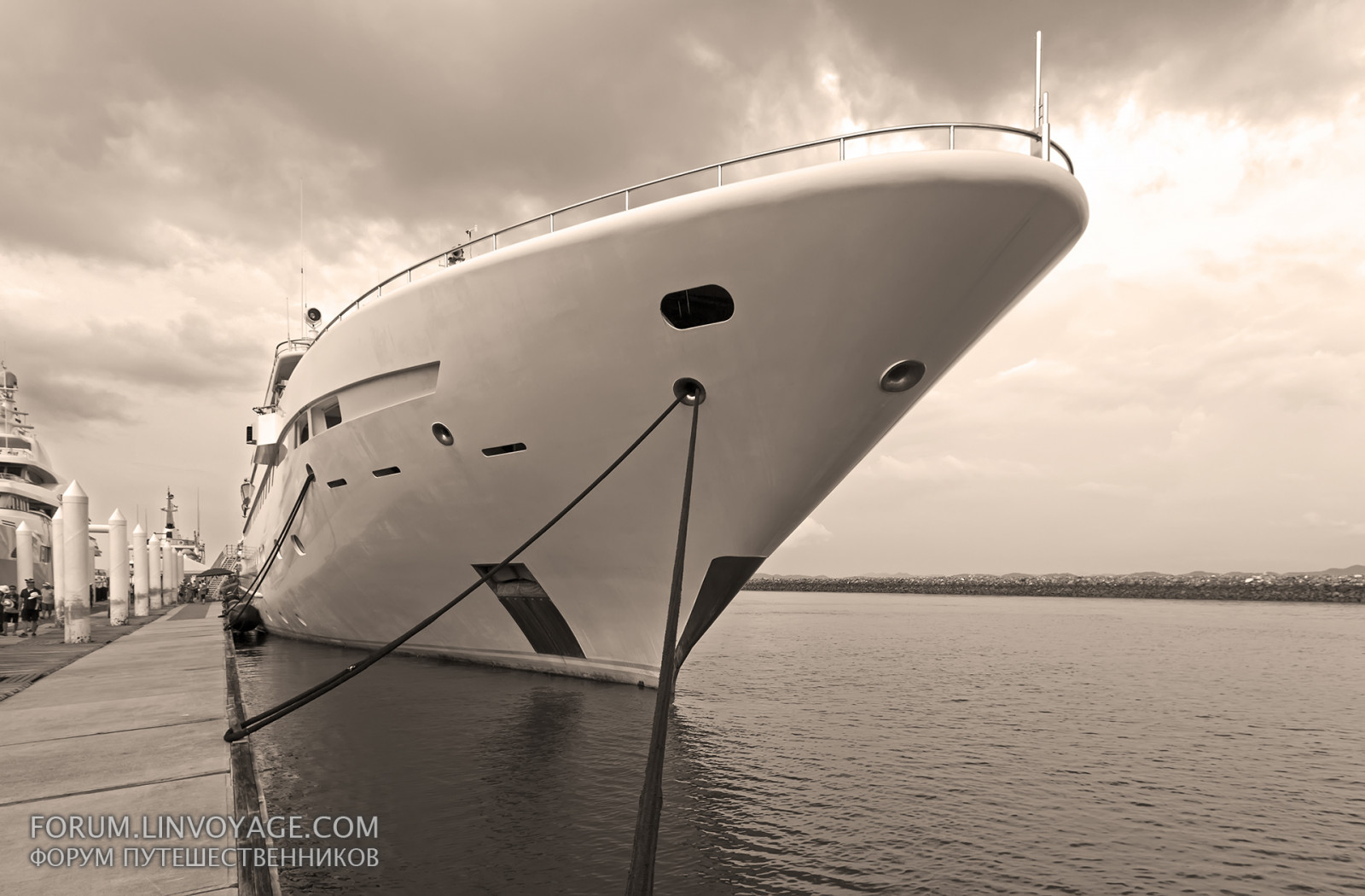 paesaggio, nave, barca, monocromo, tramonto, mare, baia, notte, acqua, natura, puntellare, cielo, veicolo, spiaggia, blu, sera, costa, Sole, vento, lusso, isola, contento, yacht, Tailandia, luminosa, pesca, giusto, andare in barca, lungomare, leggero, colore, nube, giorno, all'aperto, settentrionale, oceano, barca a vela, onda, divertimento, mare, esposizione, moto d'acqua, mostrare, Phuket, tropico, vela, amico, patong, superyacht, megayacht, Karon, kata, guidato, tenero, dinghy, borghese, atmosfera della terra, nave passeggeri, yacht di lusso, transatlantico